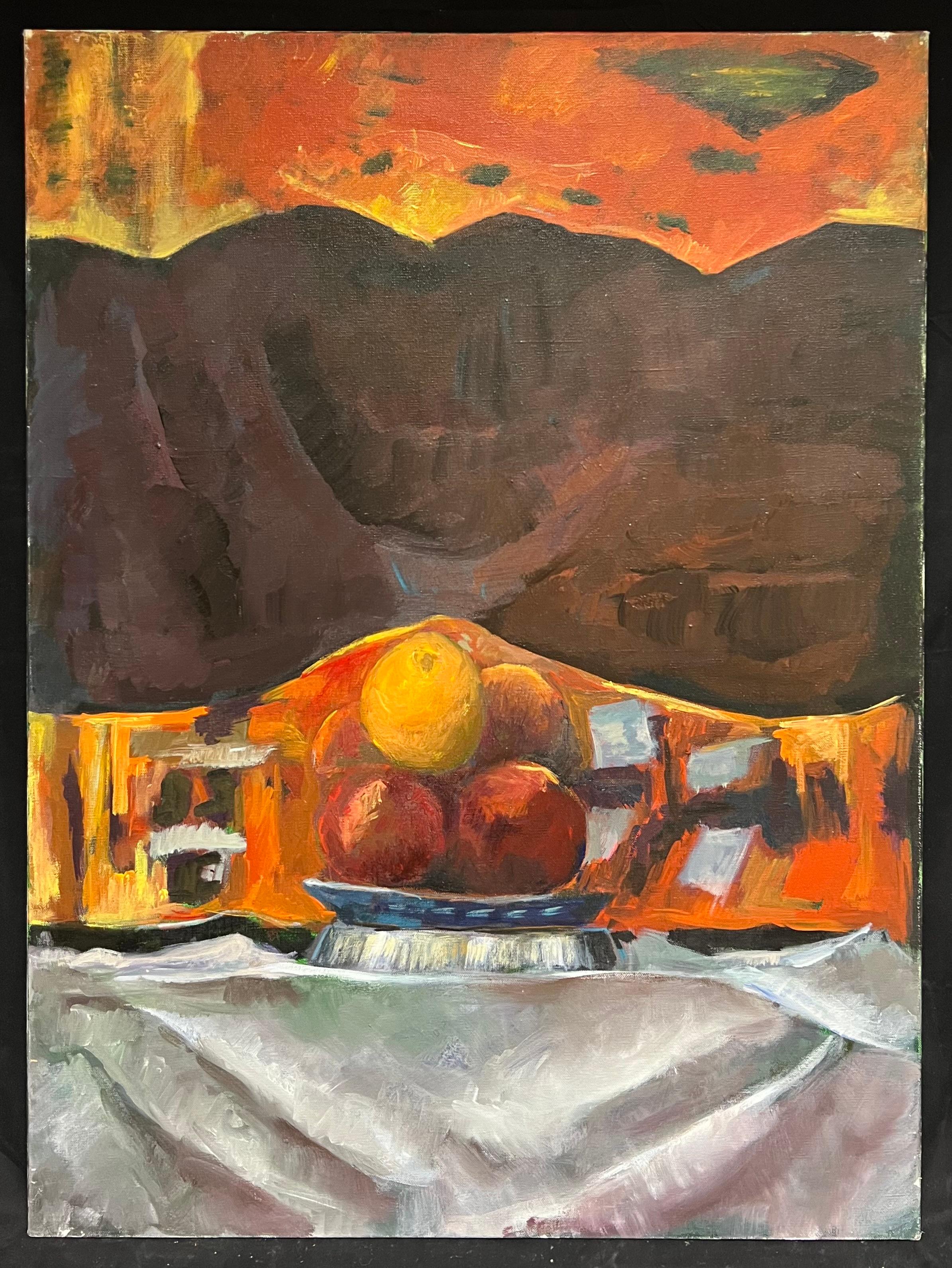 Coupe de fruits orange et pommes  Nature morte d'intérieur brune 20e siècle Huile française - Painting de Guy Nicod