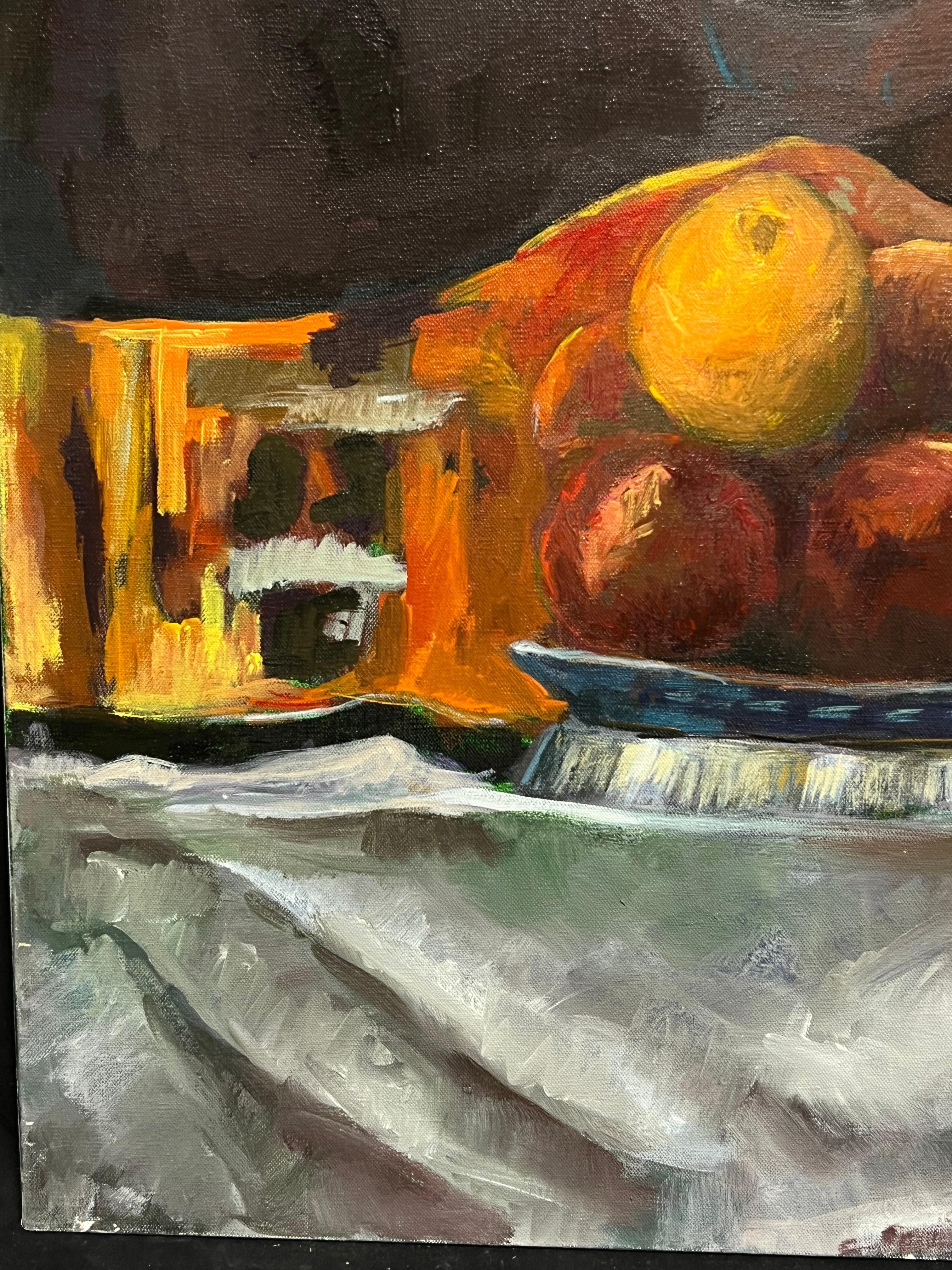 Coupe de fruits orange et pommes  Nature morte d'intérieur brune 20e siècle Huile française en vente 2