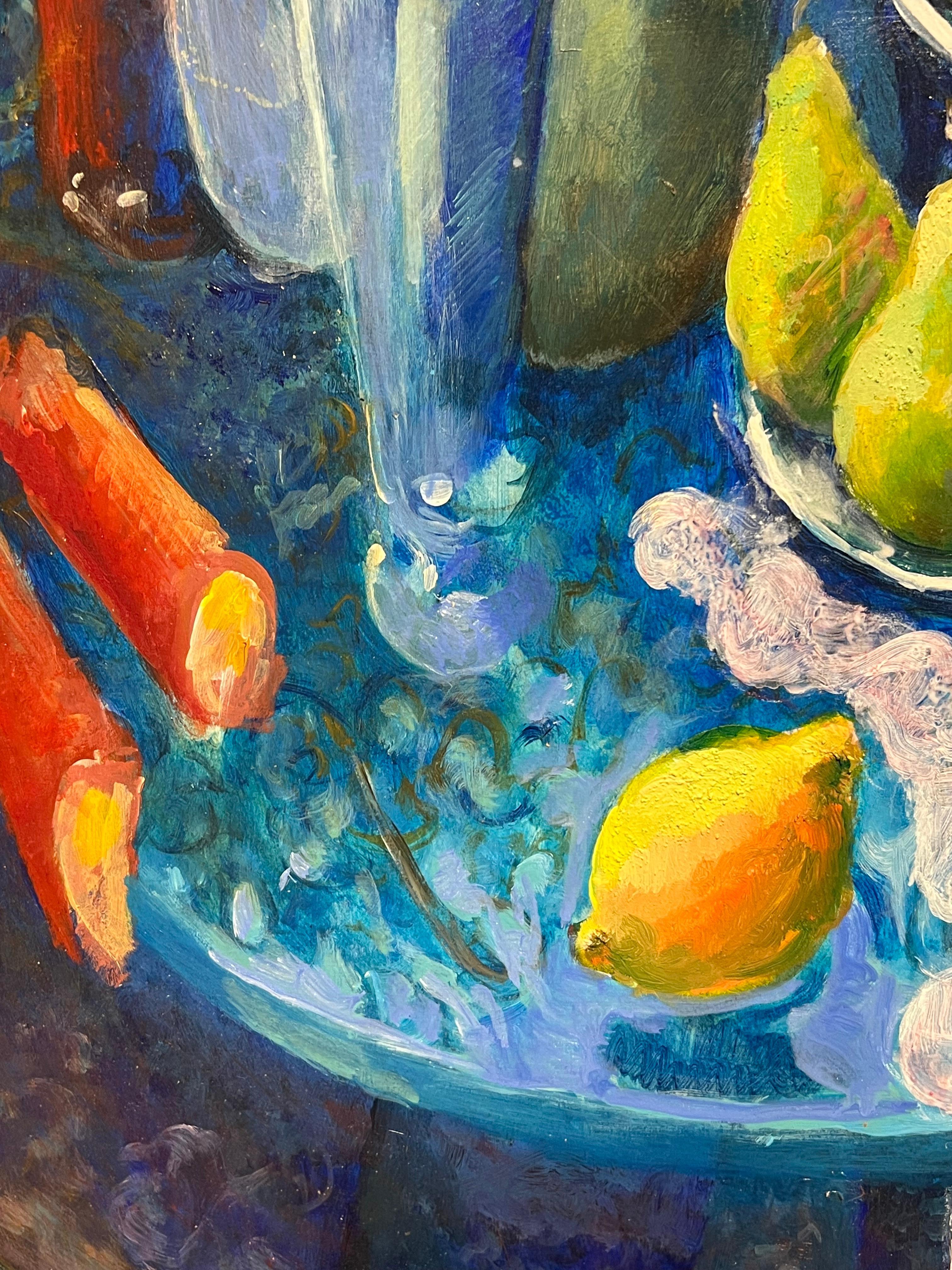 Una vivace natura morta 
Guy Nicod (francese, 1923 - 2021) 
olio su tavola firmato, incorniciato
tavola: 25,5 x 20 pollici

provenienza: proprietà dell'artista, Francia
condizioni: ottime e solide condizioni

Descrizione:
Questa splendida natura