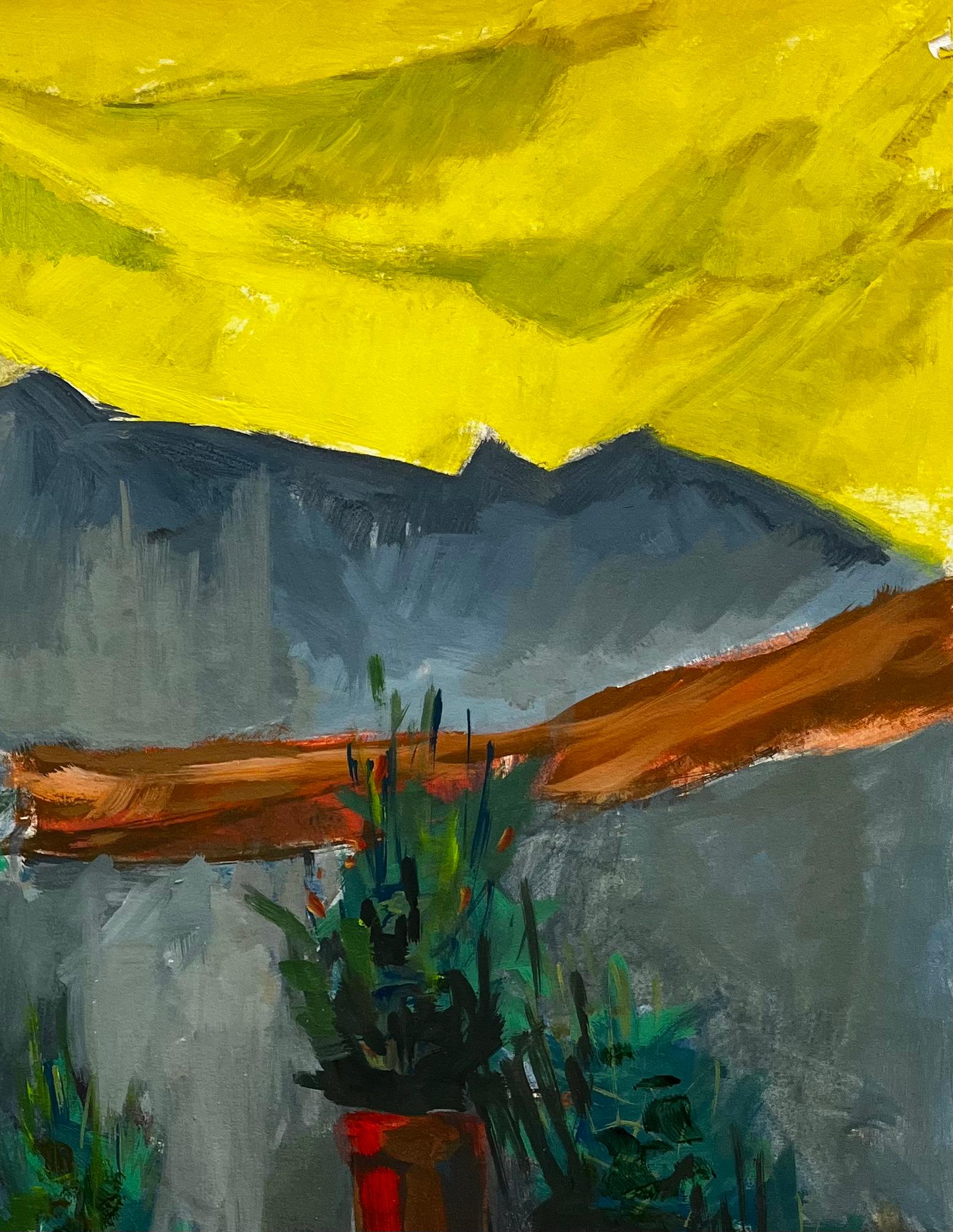 Tissu drapé jaune Bouteilles grises et plantes en pot Nature morte moderniste française en vente 1