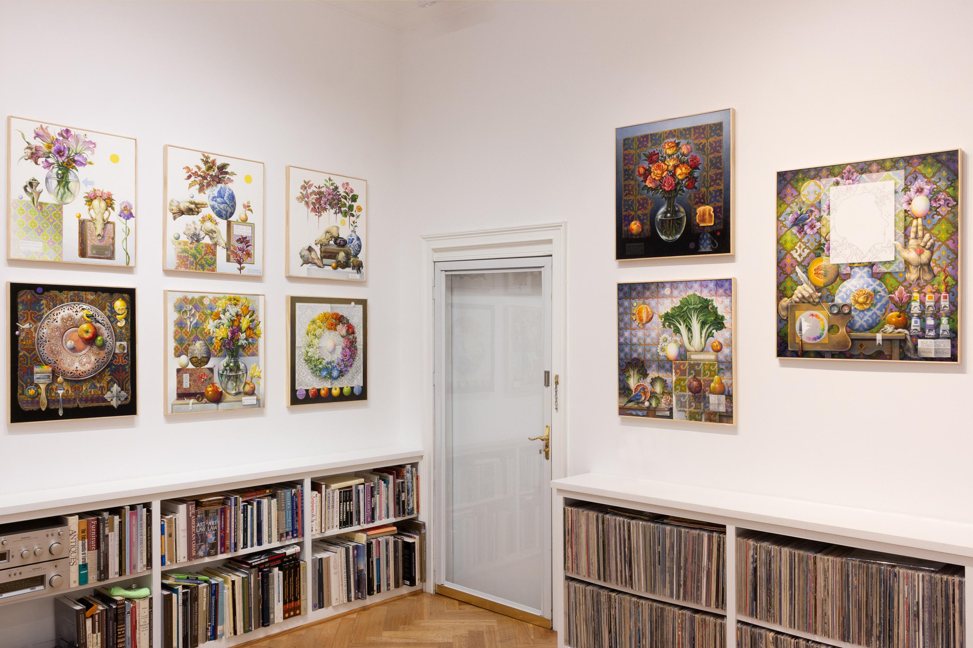 „Organizing Principle“ – surrealistisches Stillleben, Blumen, Regenbogen, Farbspektrum (Braun), Still-Life Painting, von Guy Robinson