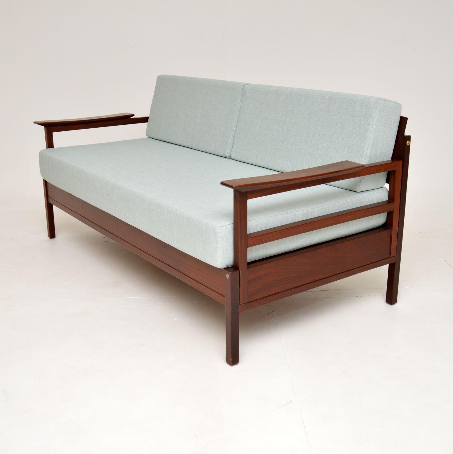 Guy Rogers Gambit Sofa Bed Vintage, 1960's In Good Condition In London, GB