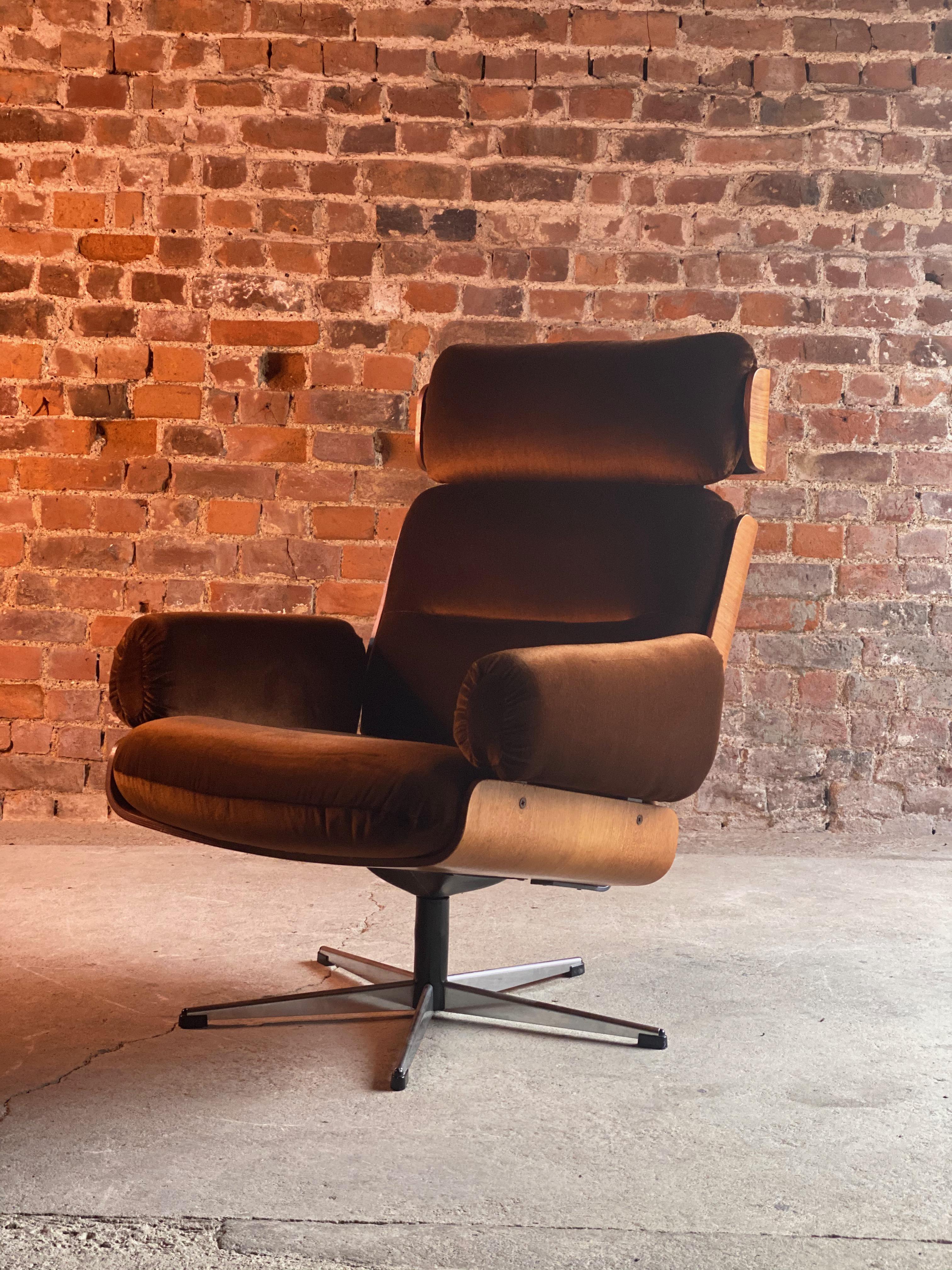 Mid-20th Century Guy Rogers Lounge Chair Eames Plycraft Style Mad Men Era Midcentury, 1960s