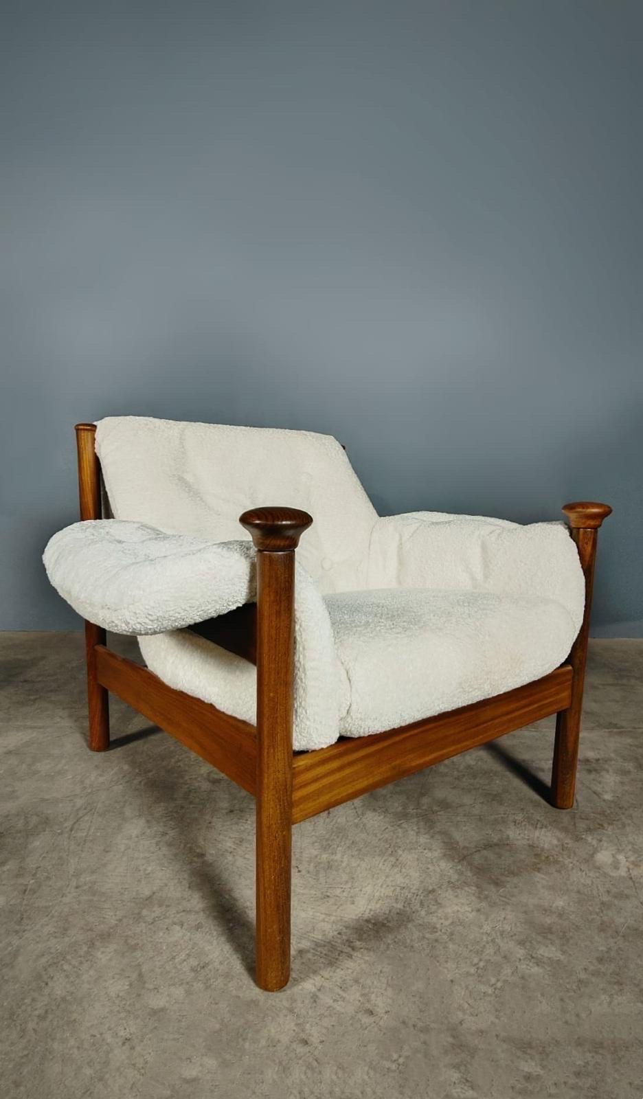 New Stock ✅

Guy Rogers Santa Fe ‘Her’ Armchair With Footstool Mid Century Vintage Retro

Design by Eric Pamphilon and George Fejer for Guy Rogers.

Solid teak frames, newly upholstered in white bouclé fabric.

Extremely comfortable, like having a