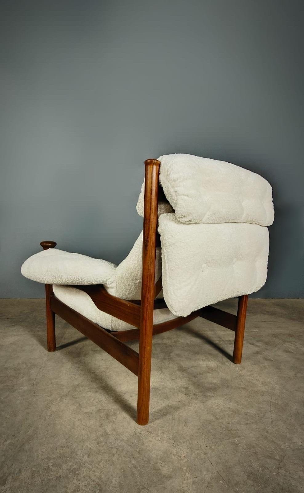 Guy Rogers Santa Fe ‘His’ Armchair With Footstool Mid Century Vintage Retro MCM In Excellent Condition In Cambridge, GB