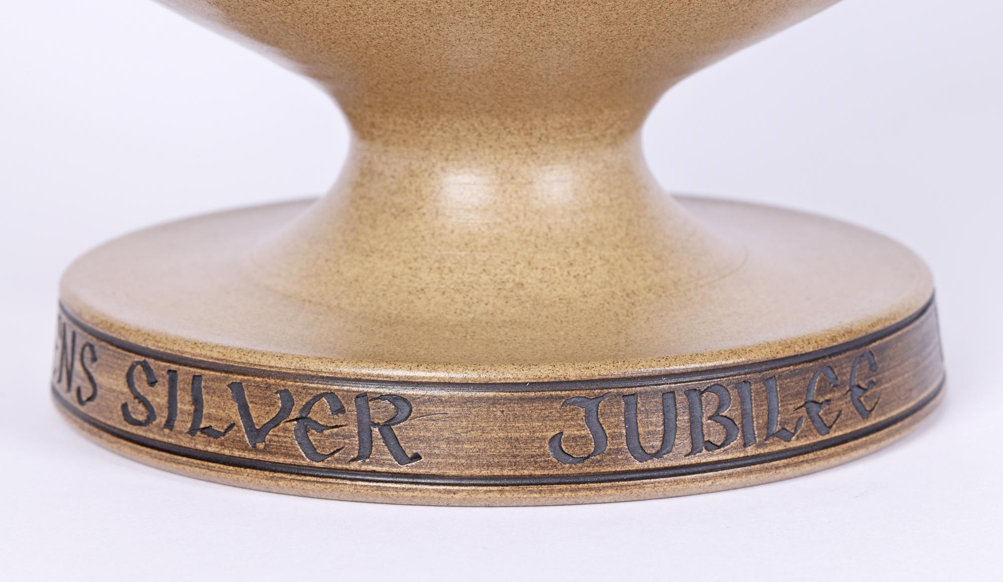 Guy Sydenham Poole Pottery Ltd Edn QEII Silver Jubilee Loving Mug For Sale 7