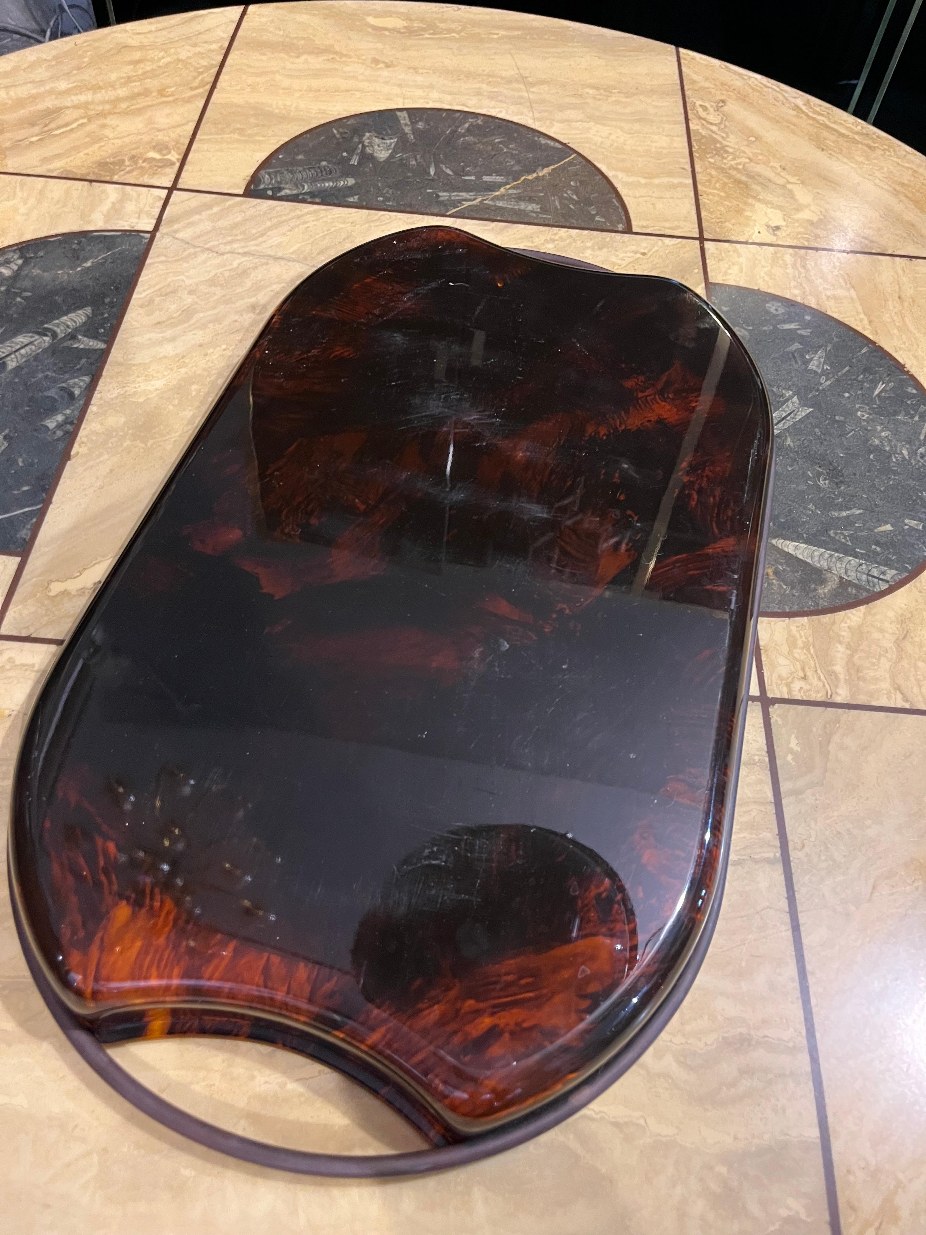 Guzzini 1970s brass and lucite faux tortoise bar tray For Sale 1