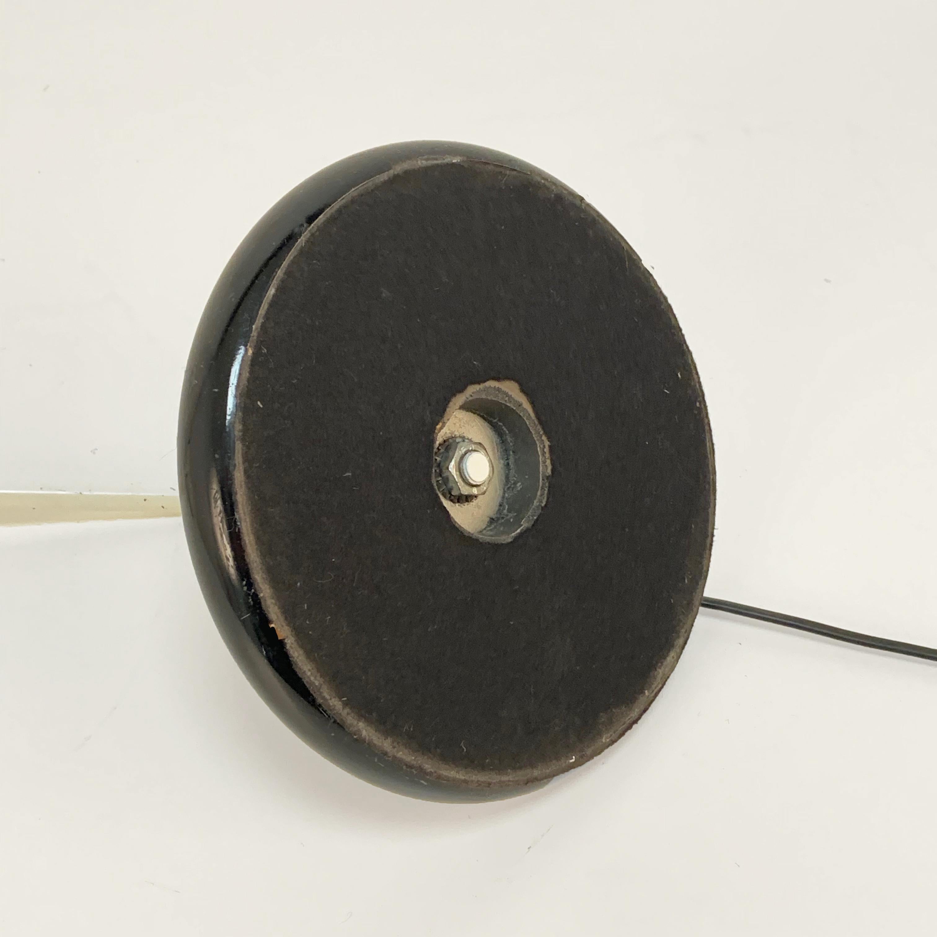 Guzzini, verstellbare Schreibtischlampe, weiße und schwarze Tischlampe, Italien, 1970er Jahre im Angebot 7