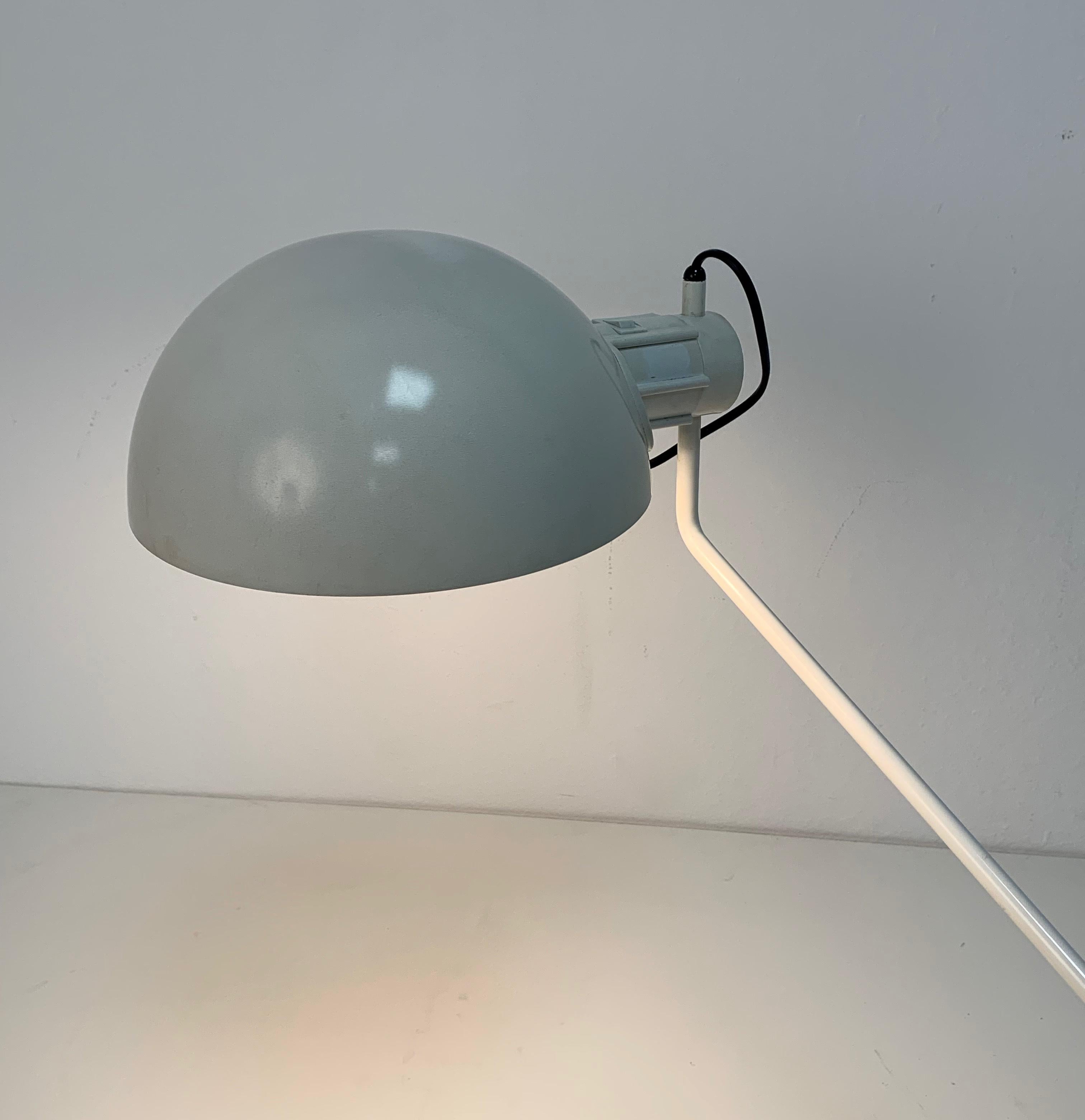 Mid-Century Modern Guzzini, Adjustable Desk Lamp, White and Black Table Lamp, Italy, 1970s For Sale