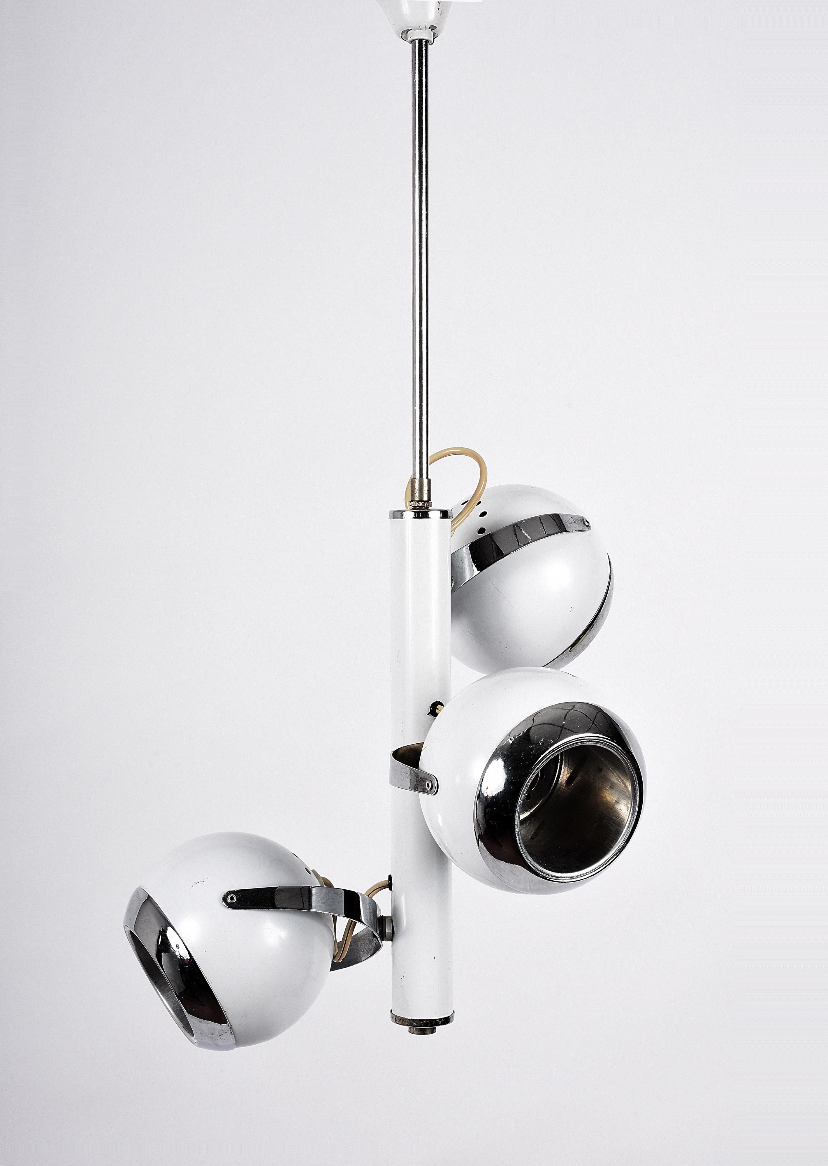 Guzzini Chandelier with Three Adjustable Lights White and Chrome, Italy, 1970s For Sale 3