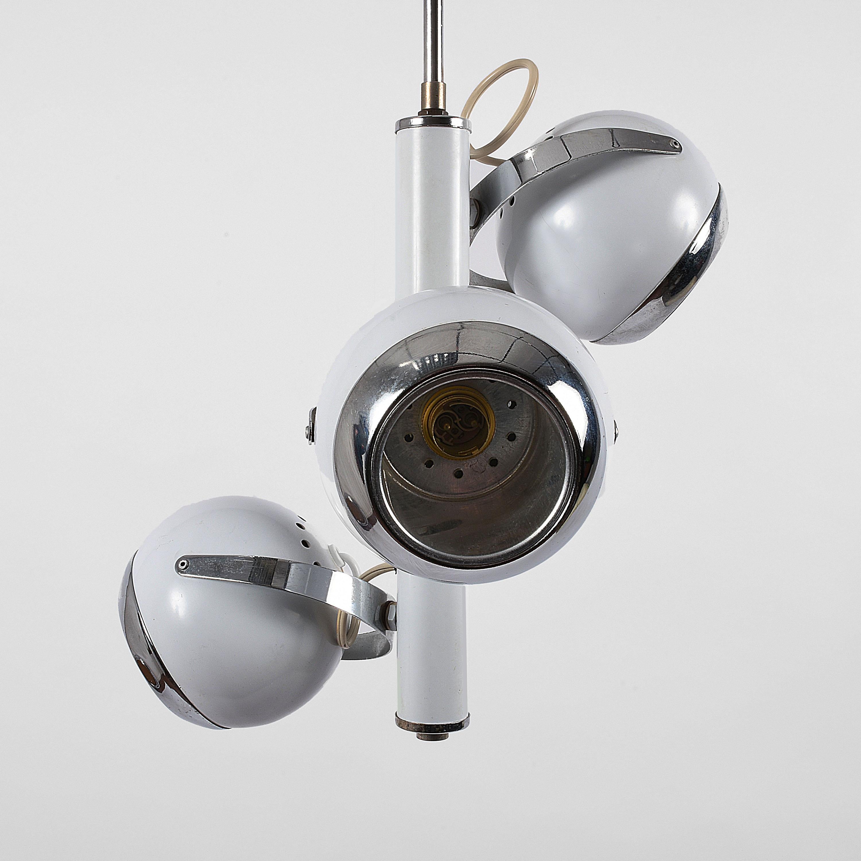 Mid-Century Modern Guzzini Chandelier with Three Adjustable Lights White and Chrome, Italy, 1970s For Sale