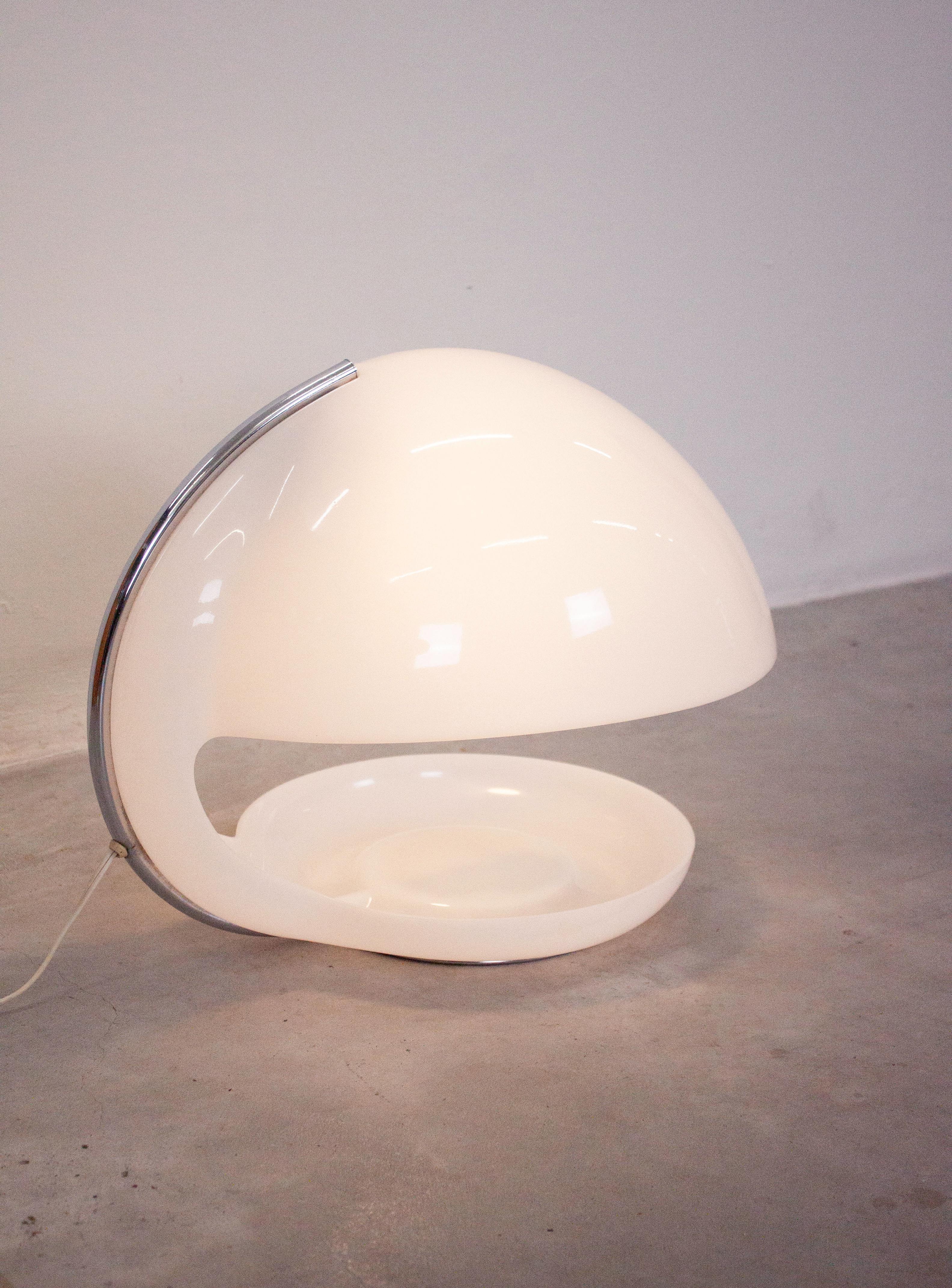 Guzzini Fiona Table Lamp by Luigi Massoni In Excellent Condition In AMSTERDAM, NL