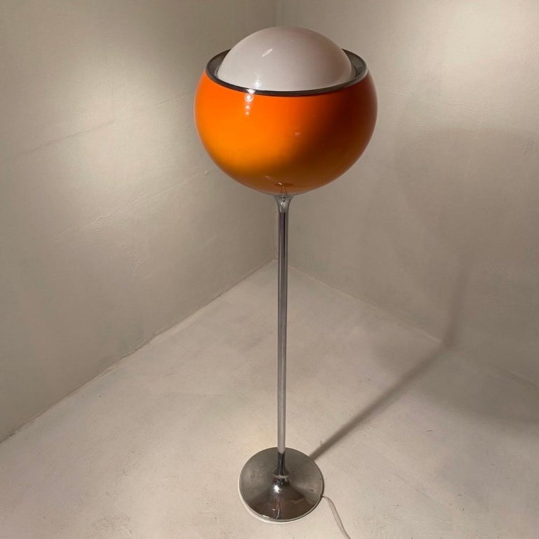 Guzzini Floor Lamp, Italy, 1970s In Good Condition For Sale In Haderslev, DK