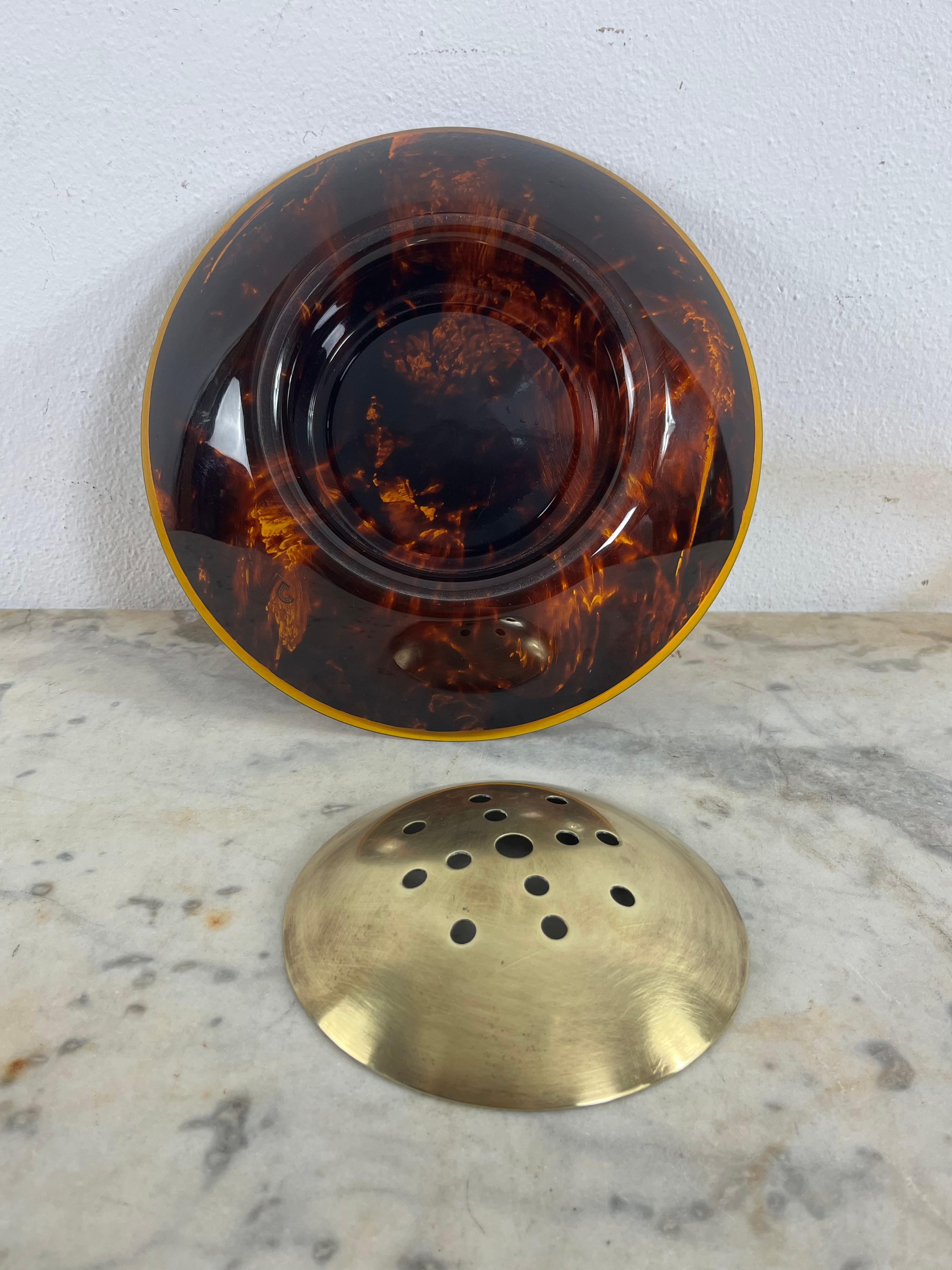 Ottone Vaso da fiori basso in ottone e lucite Guzzini, anni '70 in vendita
