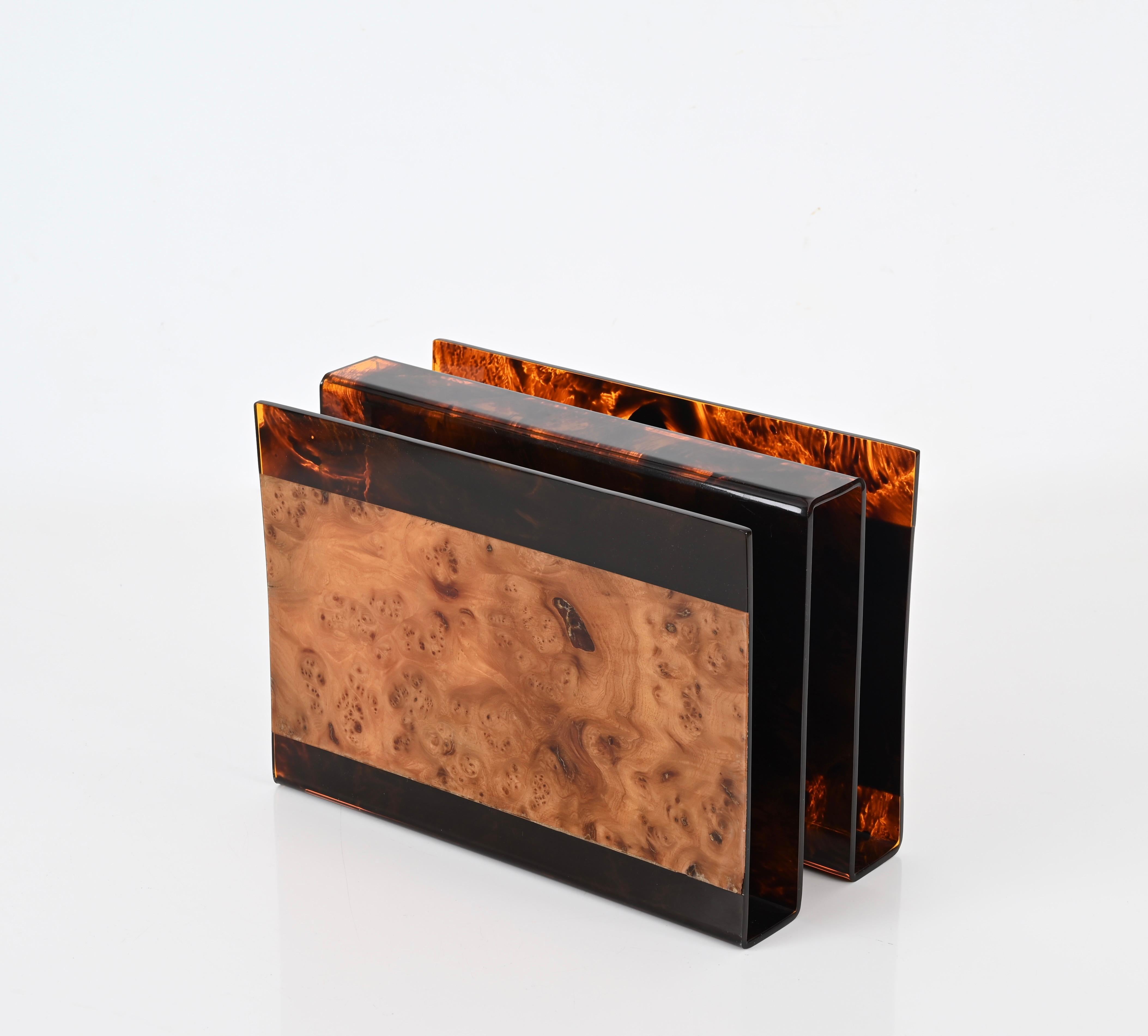 Guzzini Magazine Rack in Tortoiseshell Lucite and Briar, Italy 1970s For Sale 6