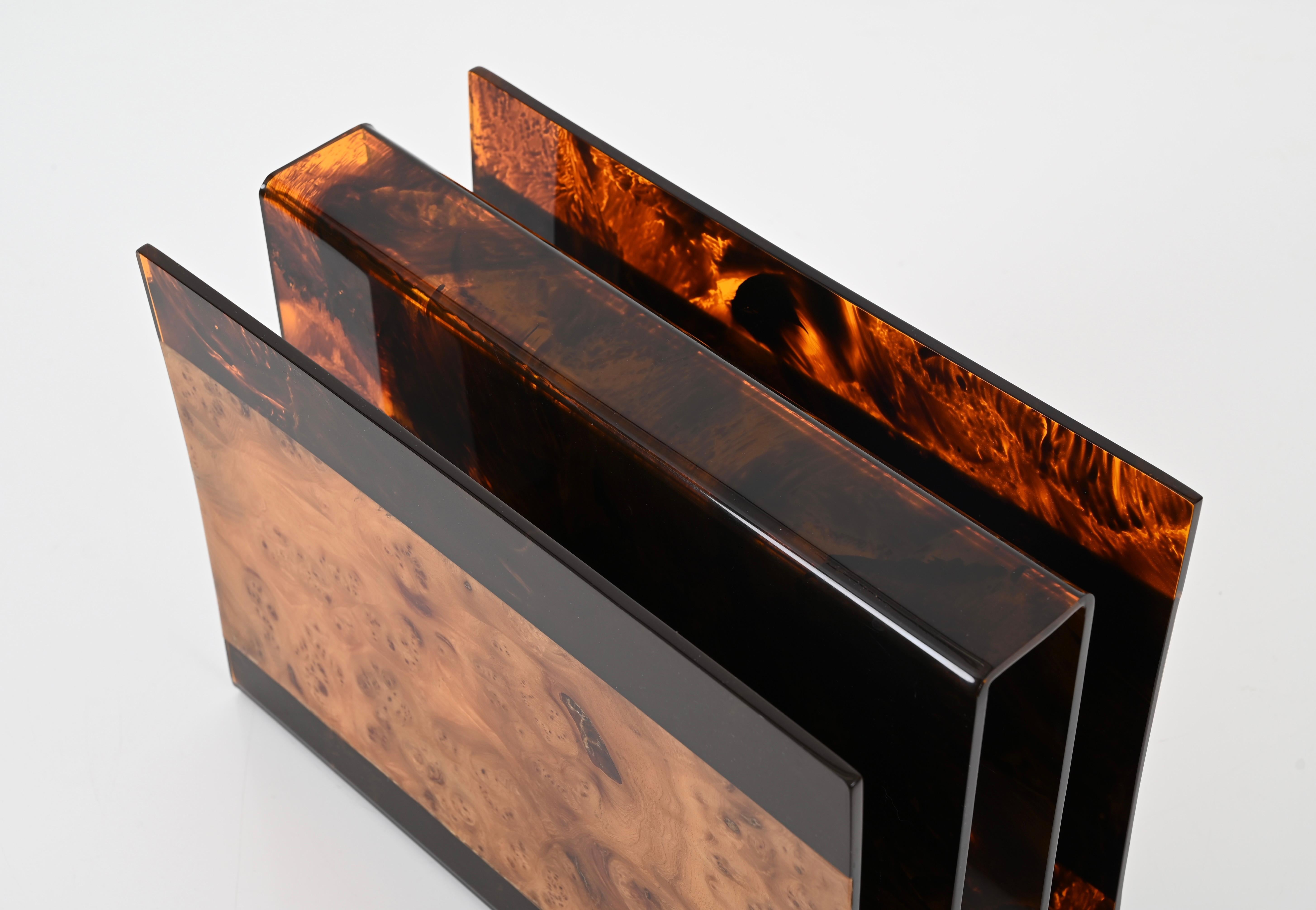 Guzzini Magazine Rack in Tortoiseshell Lucite and Briar, Italy 1970s For Sale 8