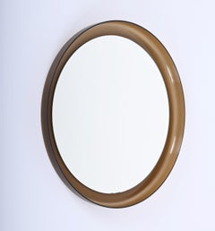 Miroir mural rond en lucite brun fumé de Guzzini, Italie du milieu du siècle dernier, années 1960