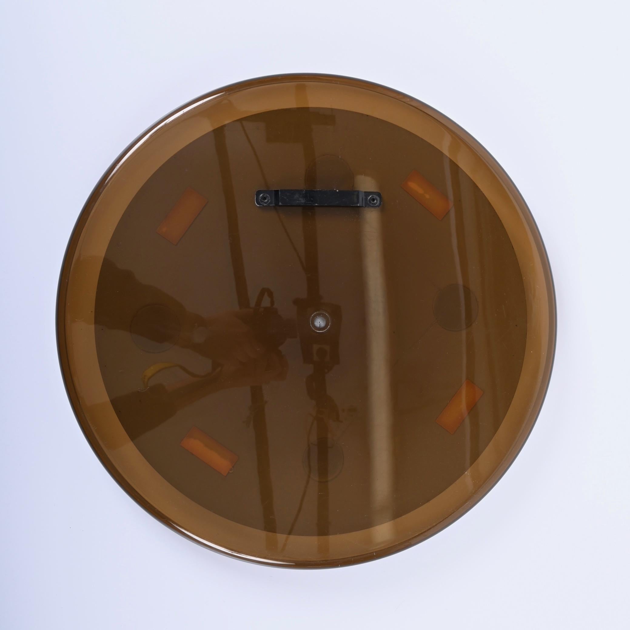 Guzzini Midcentury Italian Round Smoked Brown Lucite Wall Mirror, 1960s For Sale 2
