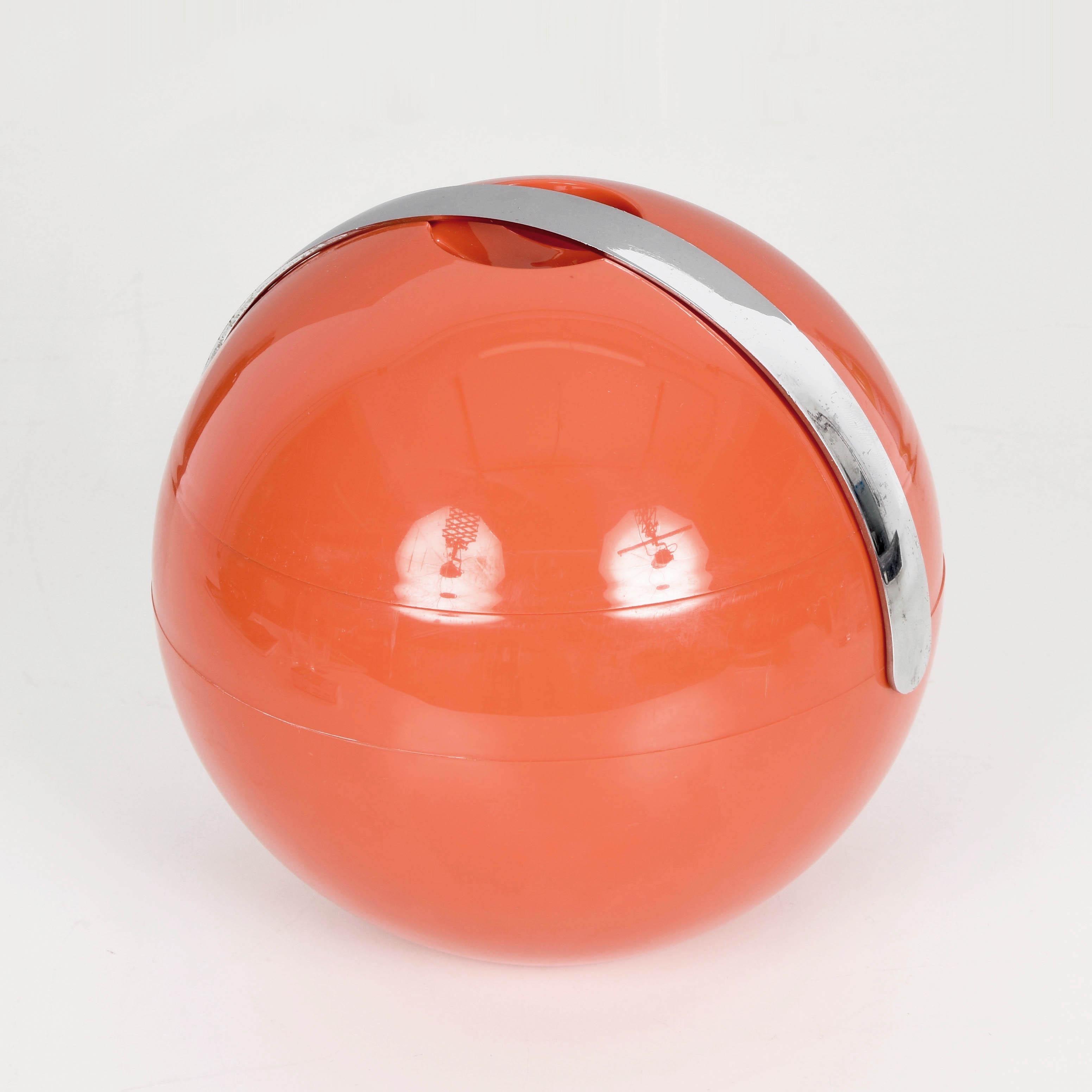 Guzzini Midcentury Orange Plastic Ball-Shaped Italian Ice Bucket, 1970s 8