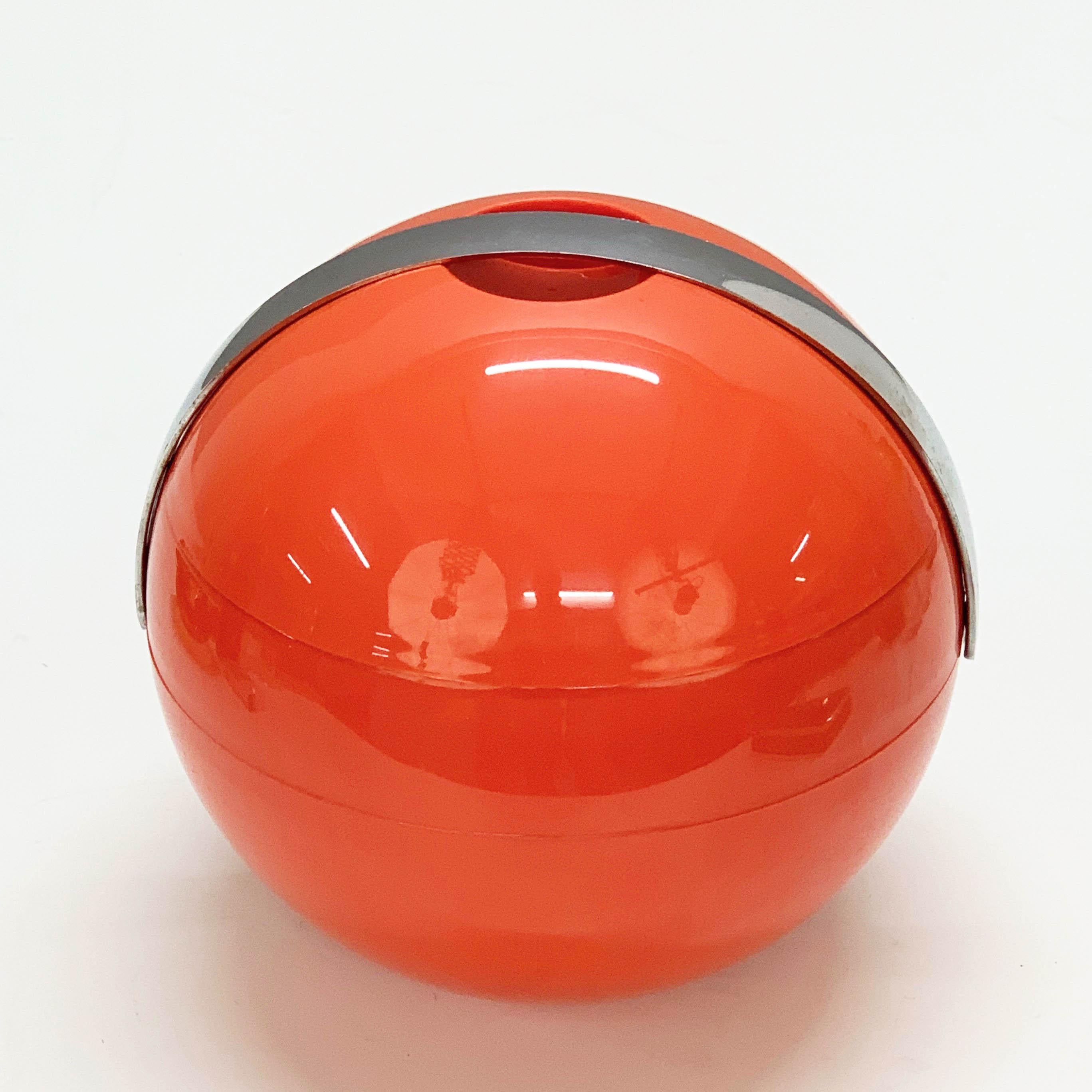 Guzzini Midcentury Orange Plastic Ball-Shaped Italian Ice Bucket, 1970s 2