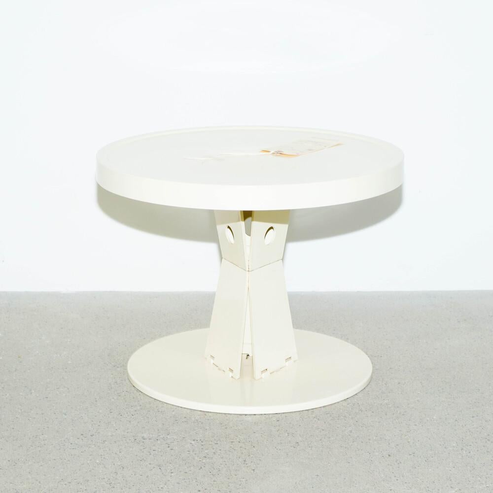 Modern Guzzini Side Table - Ivory For Sale