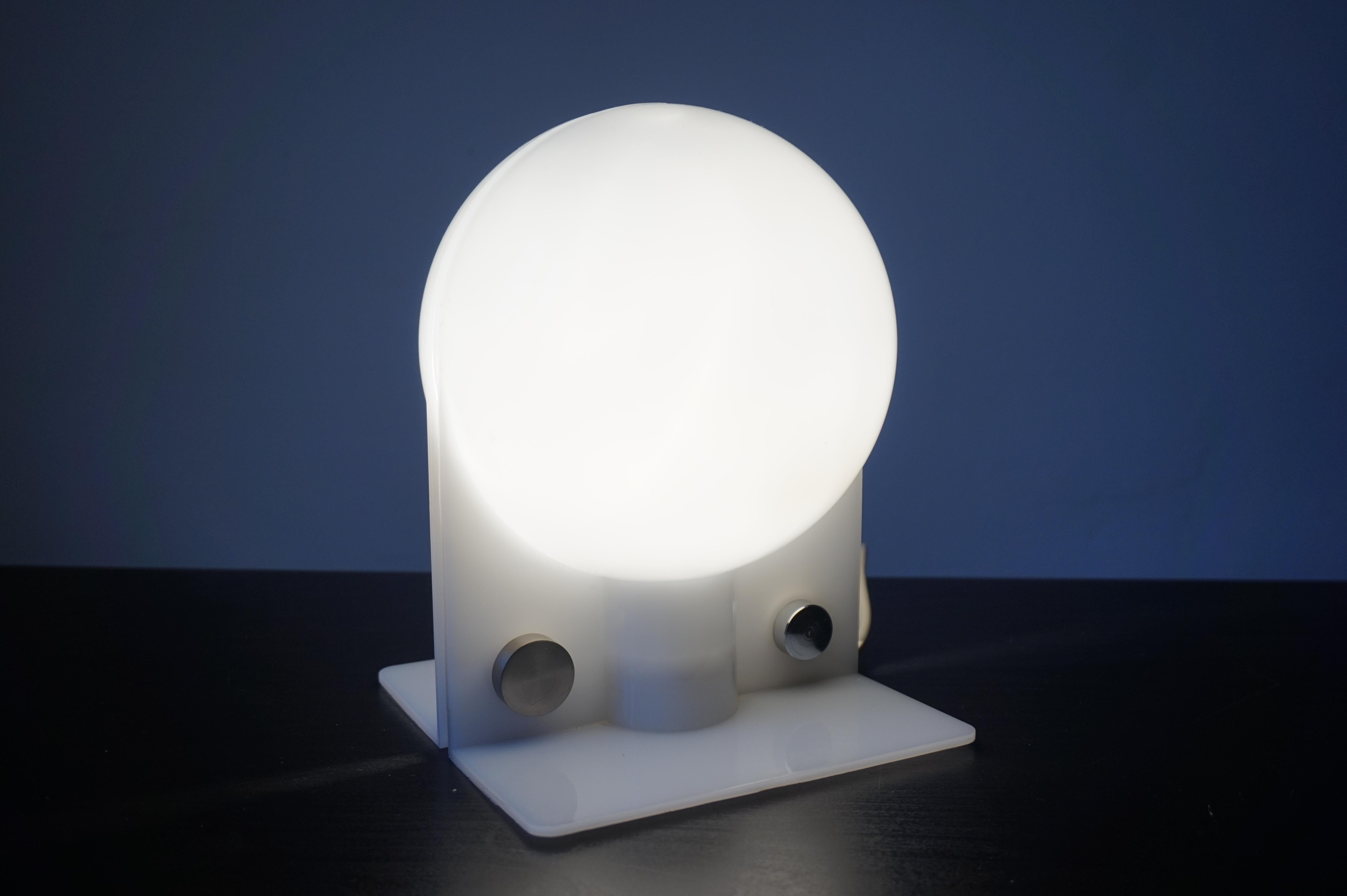 Guzzini Sirio table lamp by Brazzoli & Lampa For Sale 3