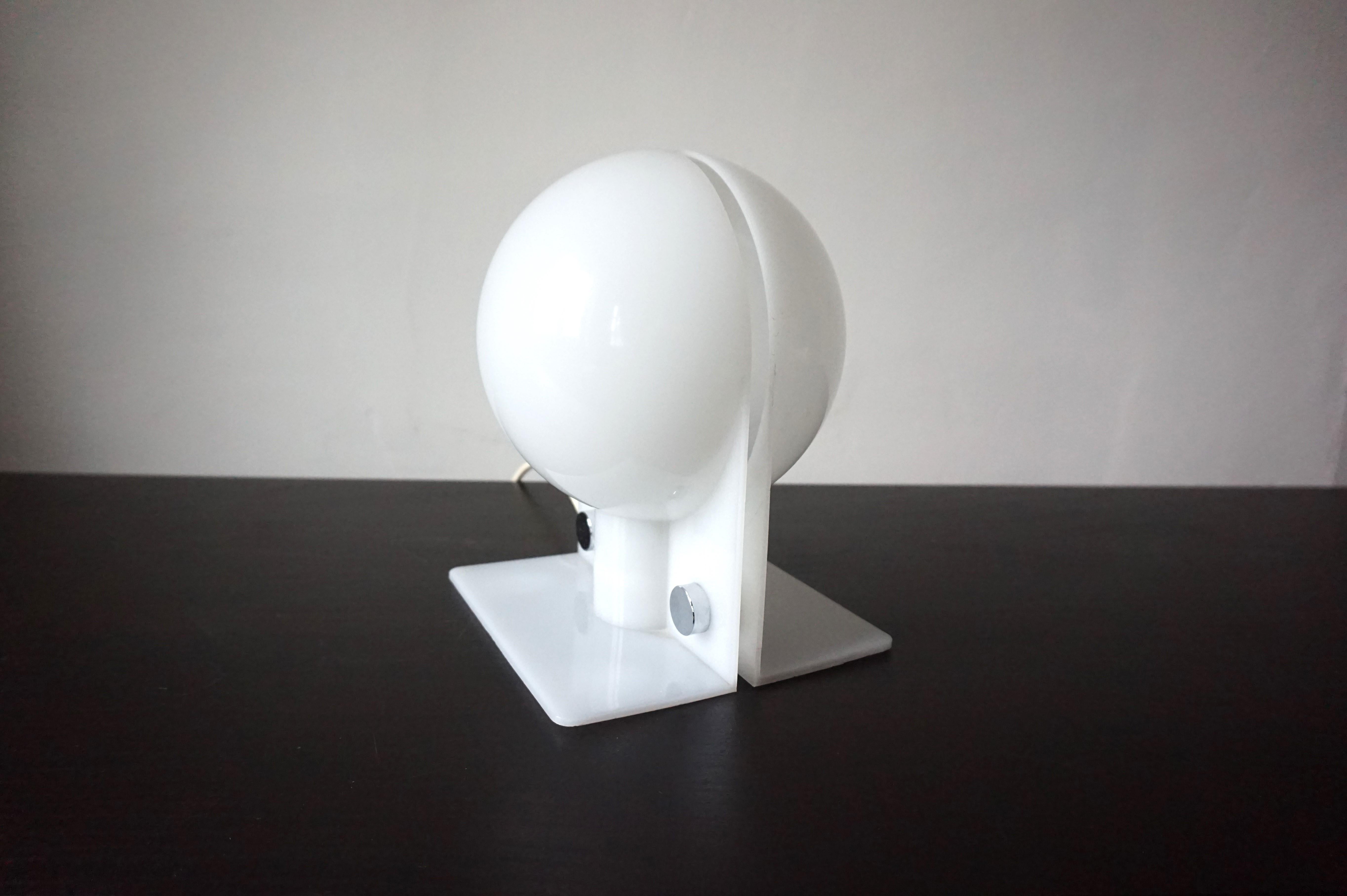Guzzini Sirio table lamp by Brazzoli & Lampa For Sale 4
