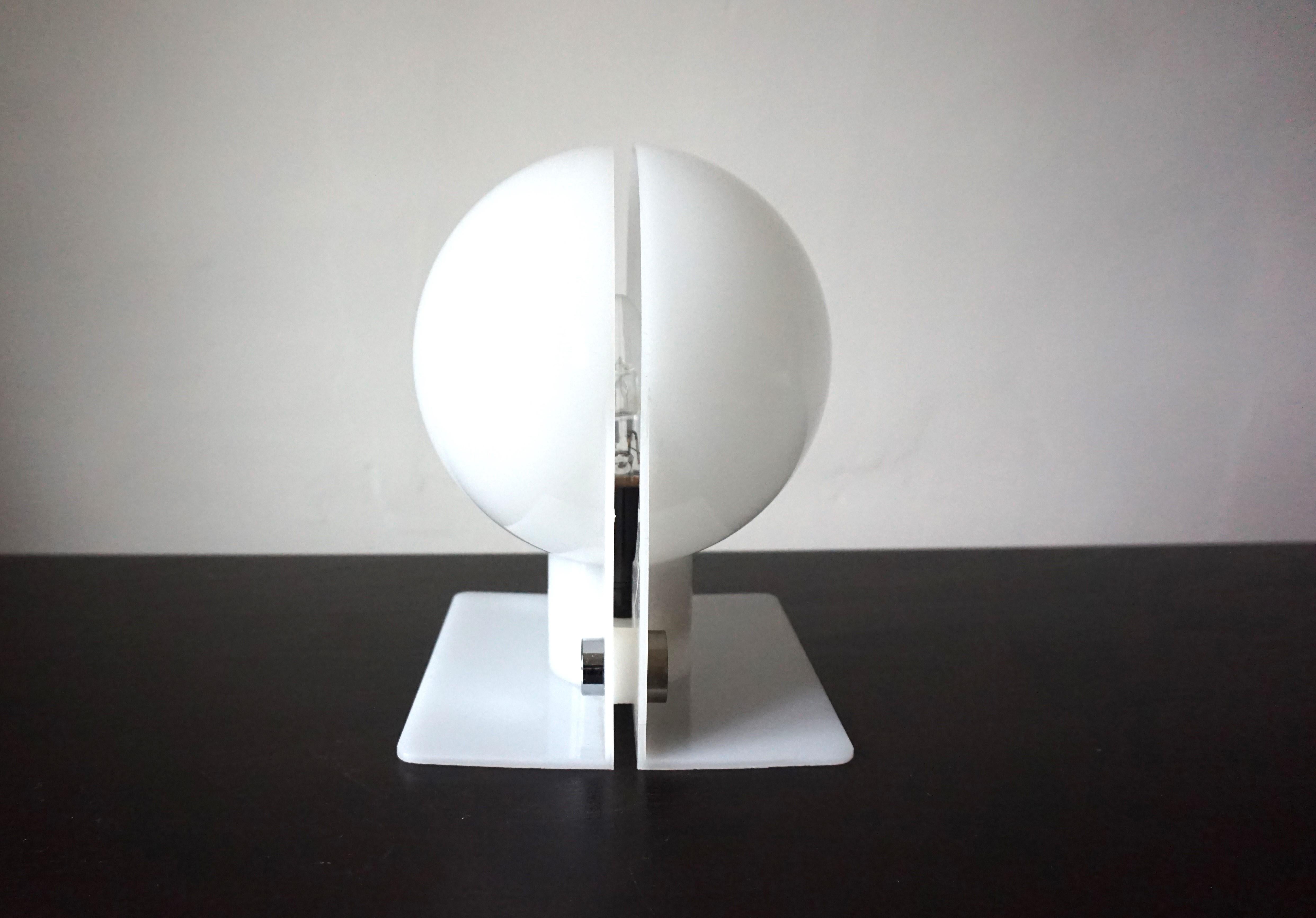 Mid-Century Modern Lampe de table Guzzini Sirio par Brazzoli & Lampa en vente