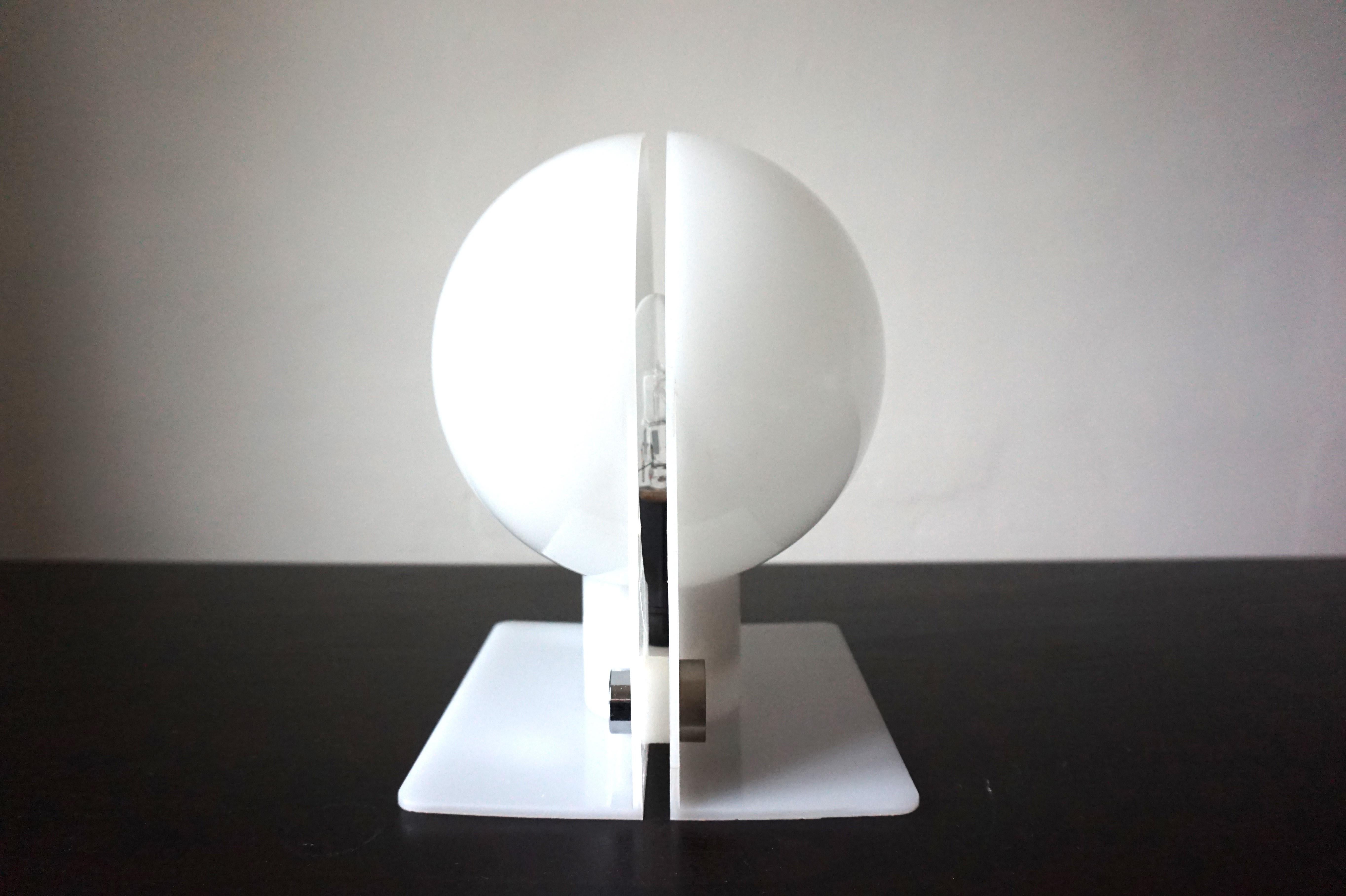 Guzzini Sirio table lamp by Brazzoli & Lampa For Sale 1