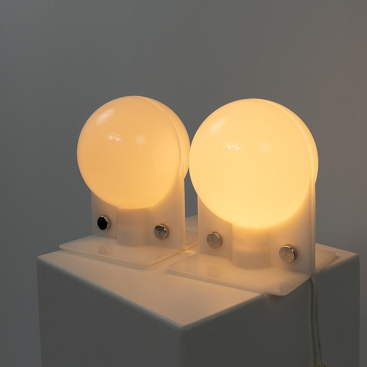 Italian Guzzini Sirio Table Lamps, Set of Two, 1970s For Sale