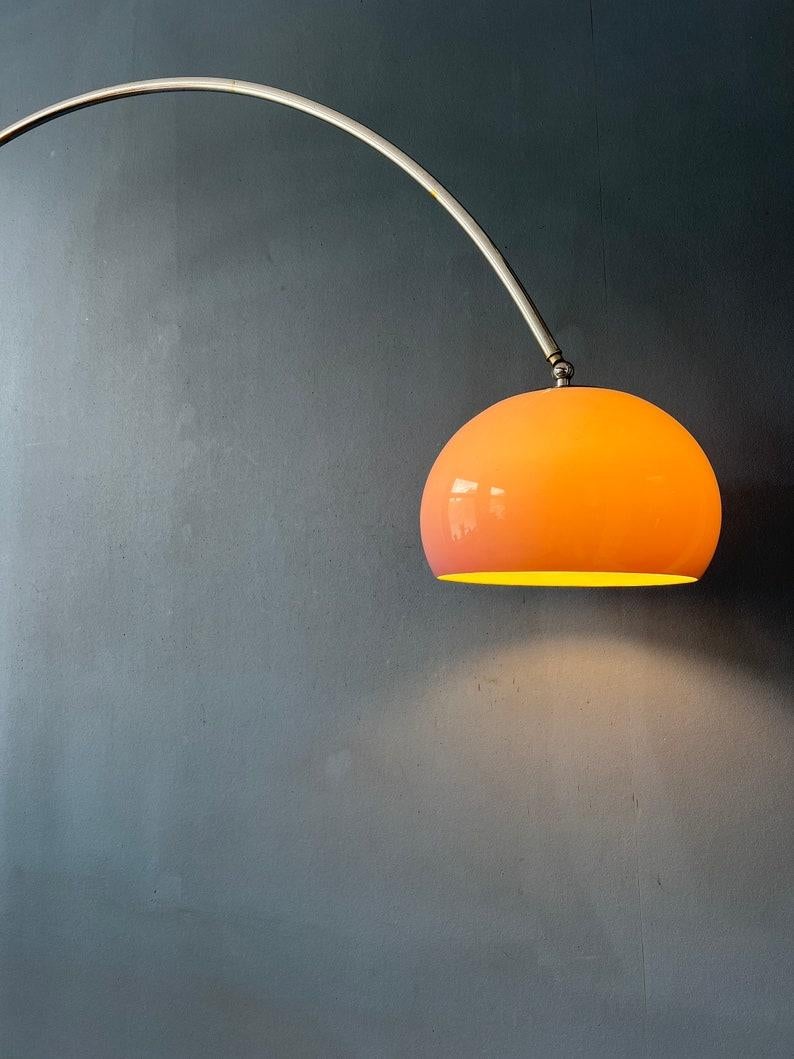 Guzzini Space Age Arc w/ Purple Mushroom Shade & Marble Base Floor Lamp, 1970s In Excellent Condition In ROTTERDAM, ZH