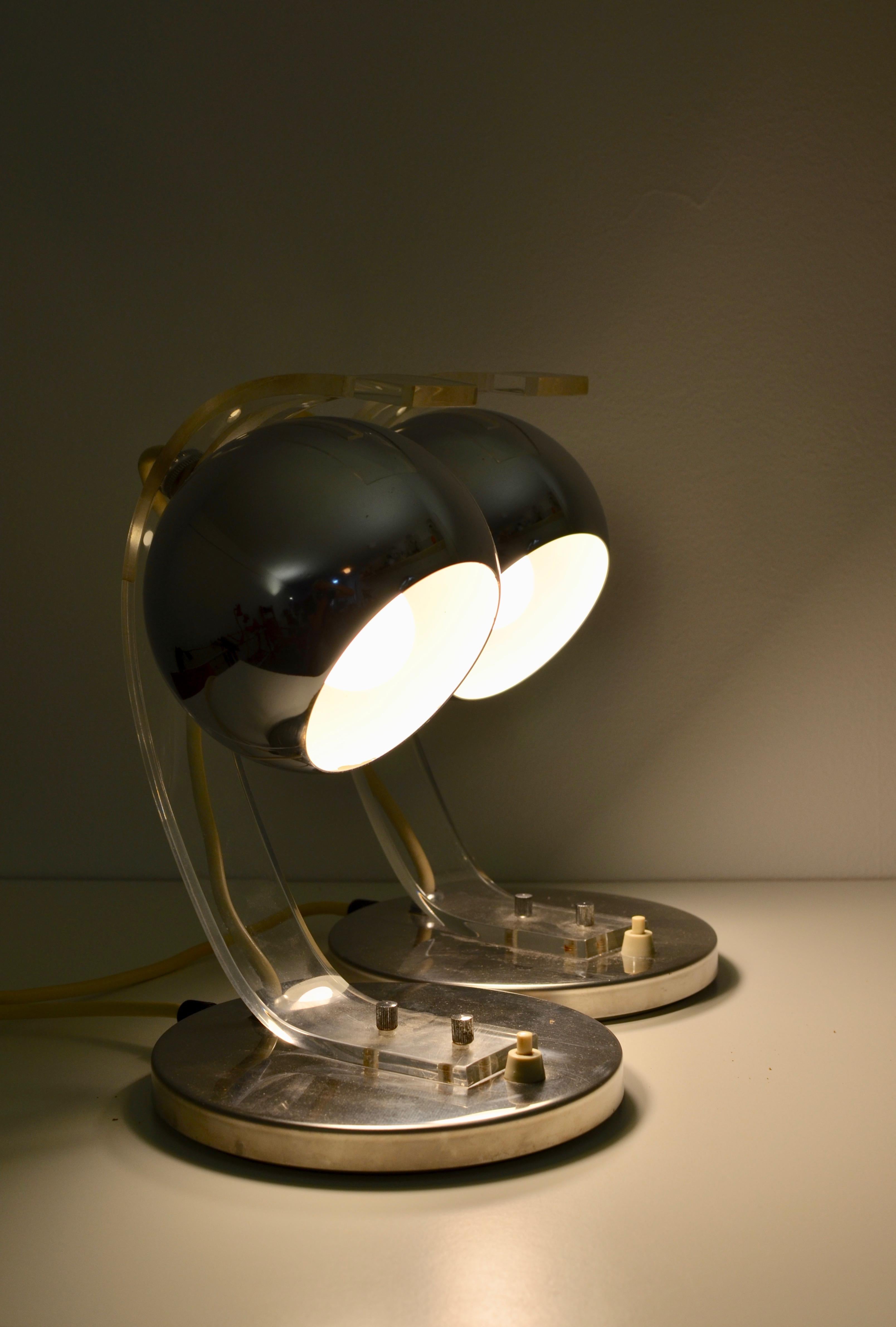 Guzzini Space Age Table Lamp, 1970s Pair For Sale 1