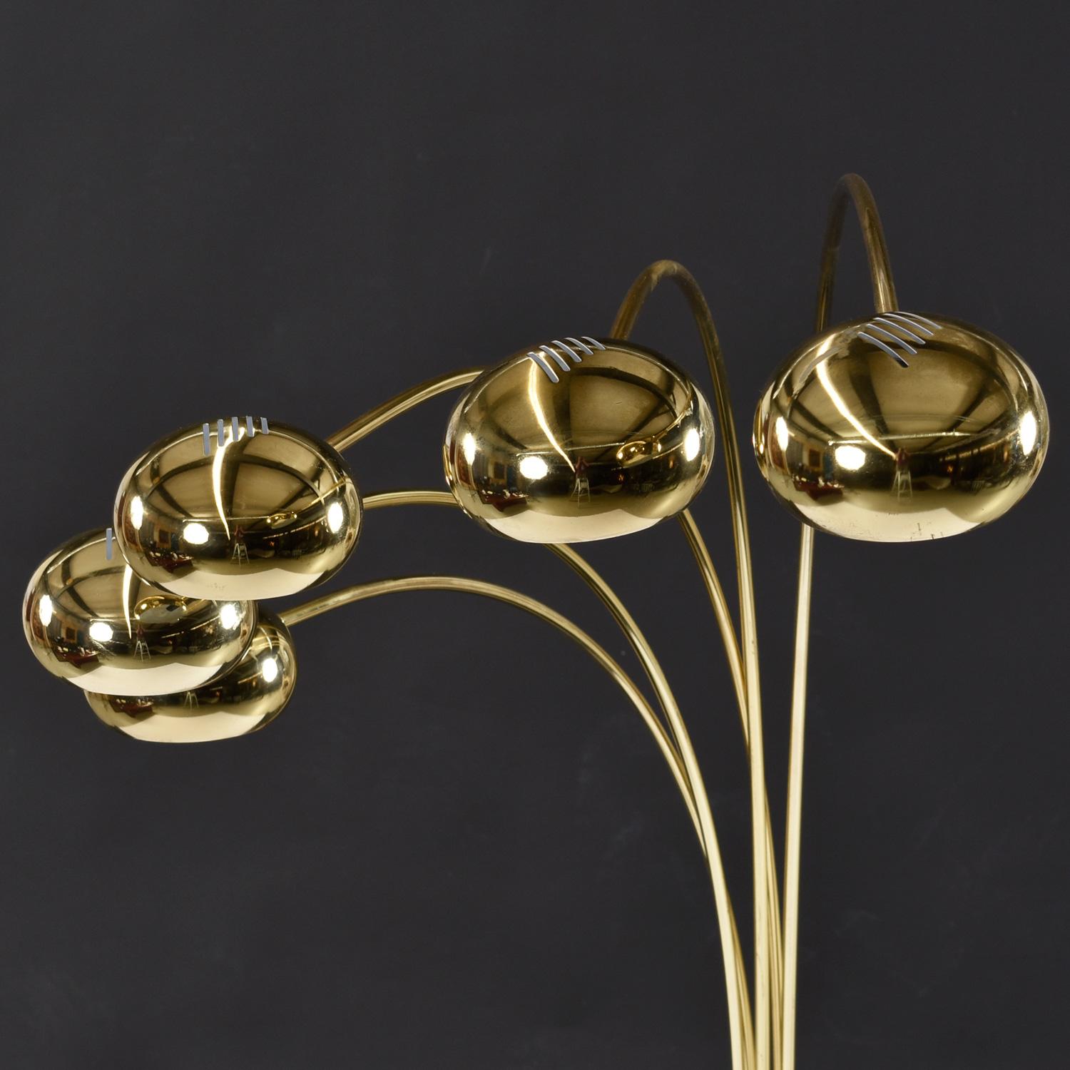 Fine XX secolo Lampada ad arco moderna a cinque teste in ottone con base in marmo, stile Guzzini anni '80 in vendita