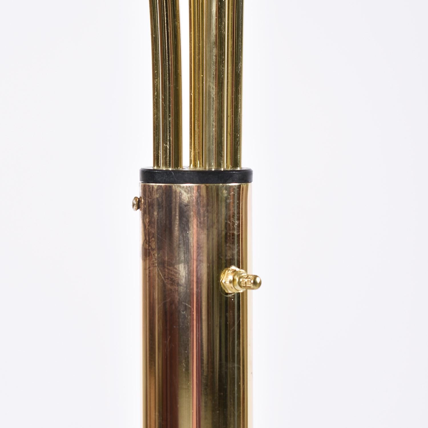 Lampada ad arco moderna a cinque teste in ottone con base in marmo, stile Guzzini anni '80 in vendita 1