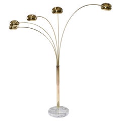 Lampe à arc à cinq têtes en laiton moderne de style Guzzini des années 1980 avec base en marbre