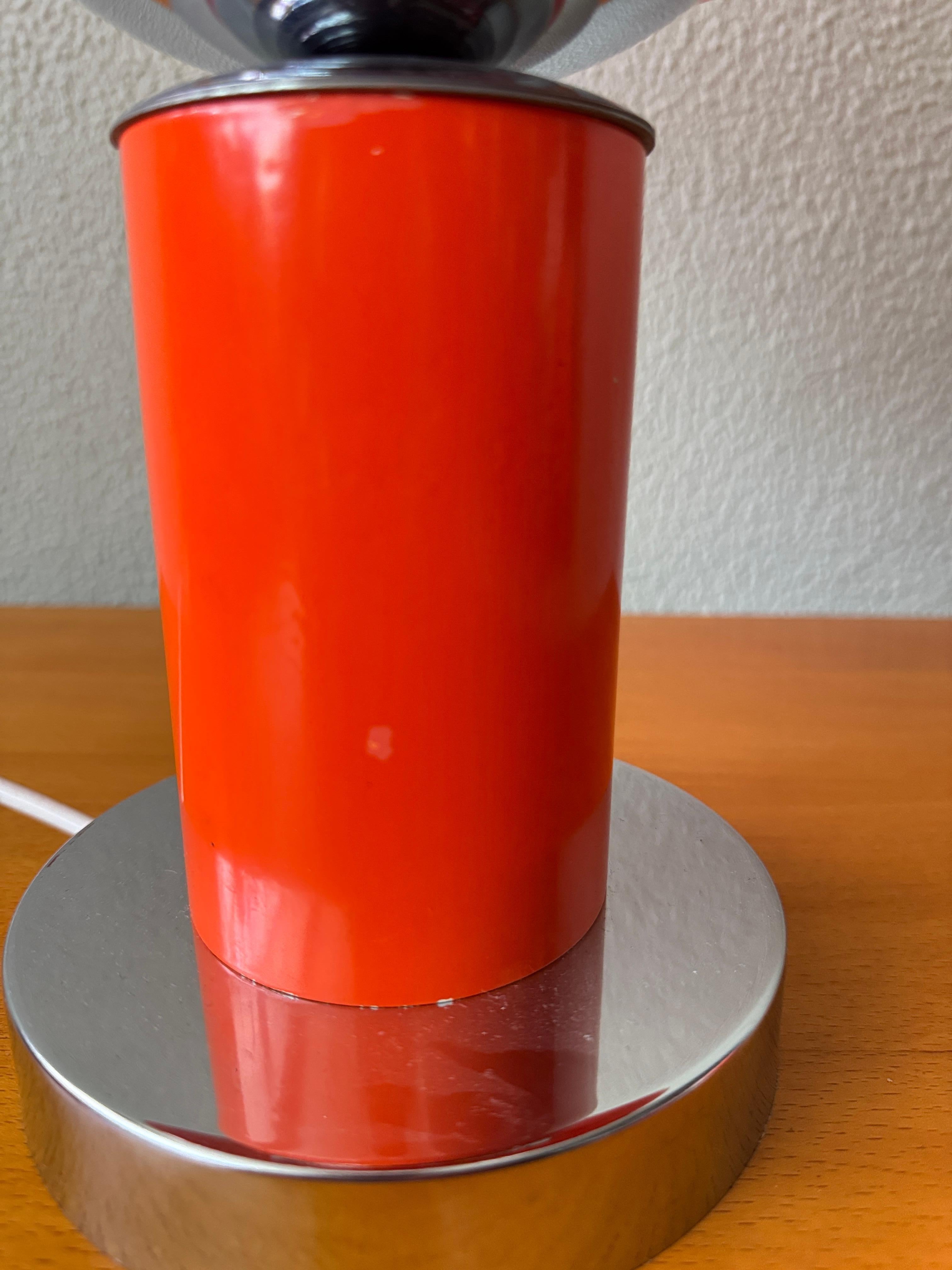 Guzzini Style Table Lamp Orange Acrylic & Opaline Glass – Italy 1970s For Sale 6