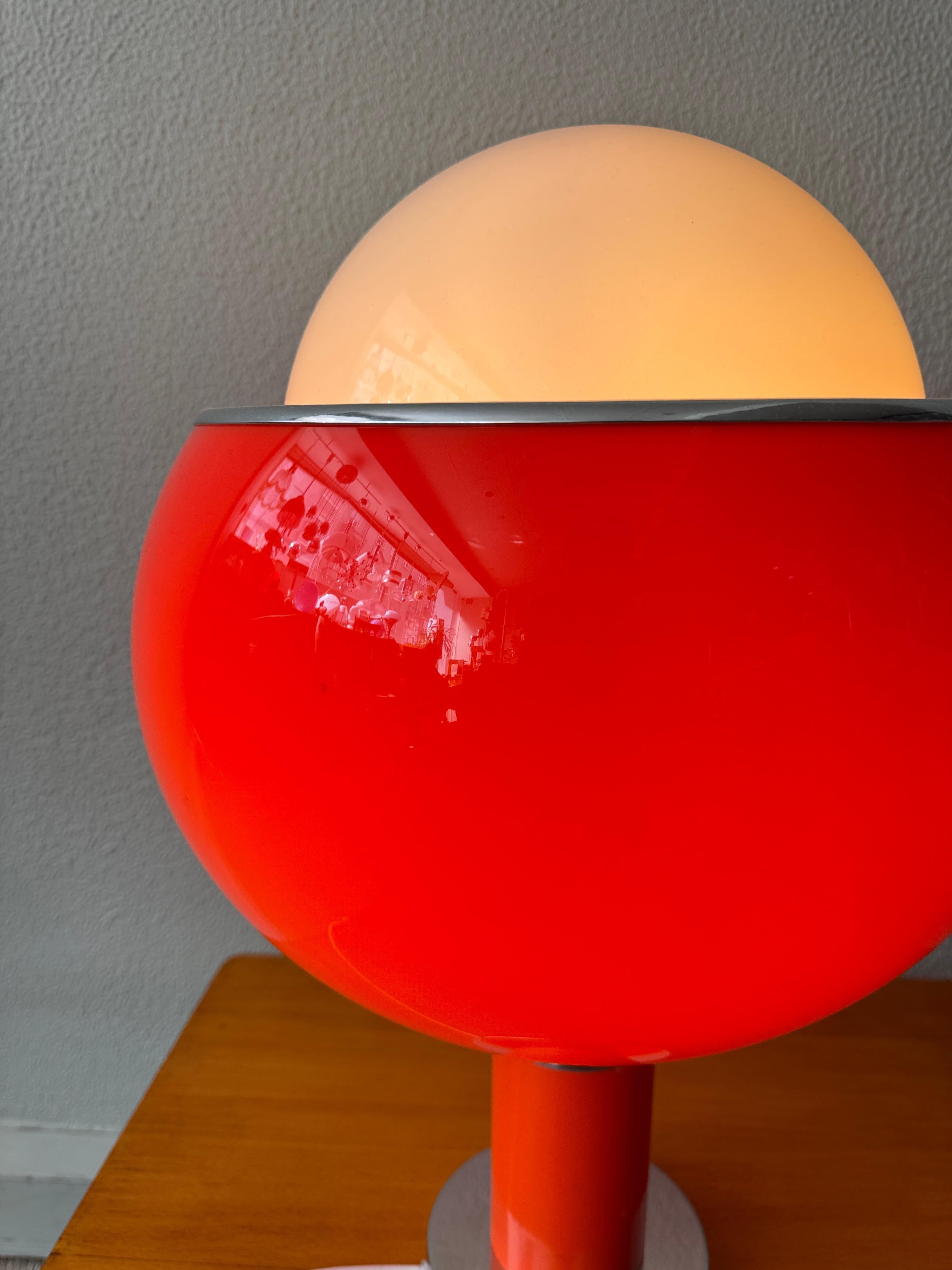 Guzzini Style Table Lamp Orange Acrylic & Opaline Glass – Italy 1970s For Sale 10
