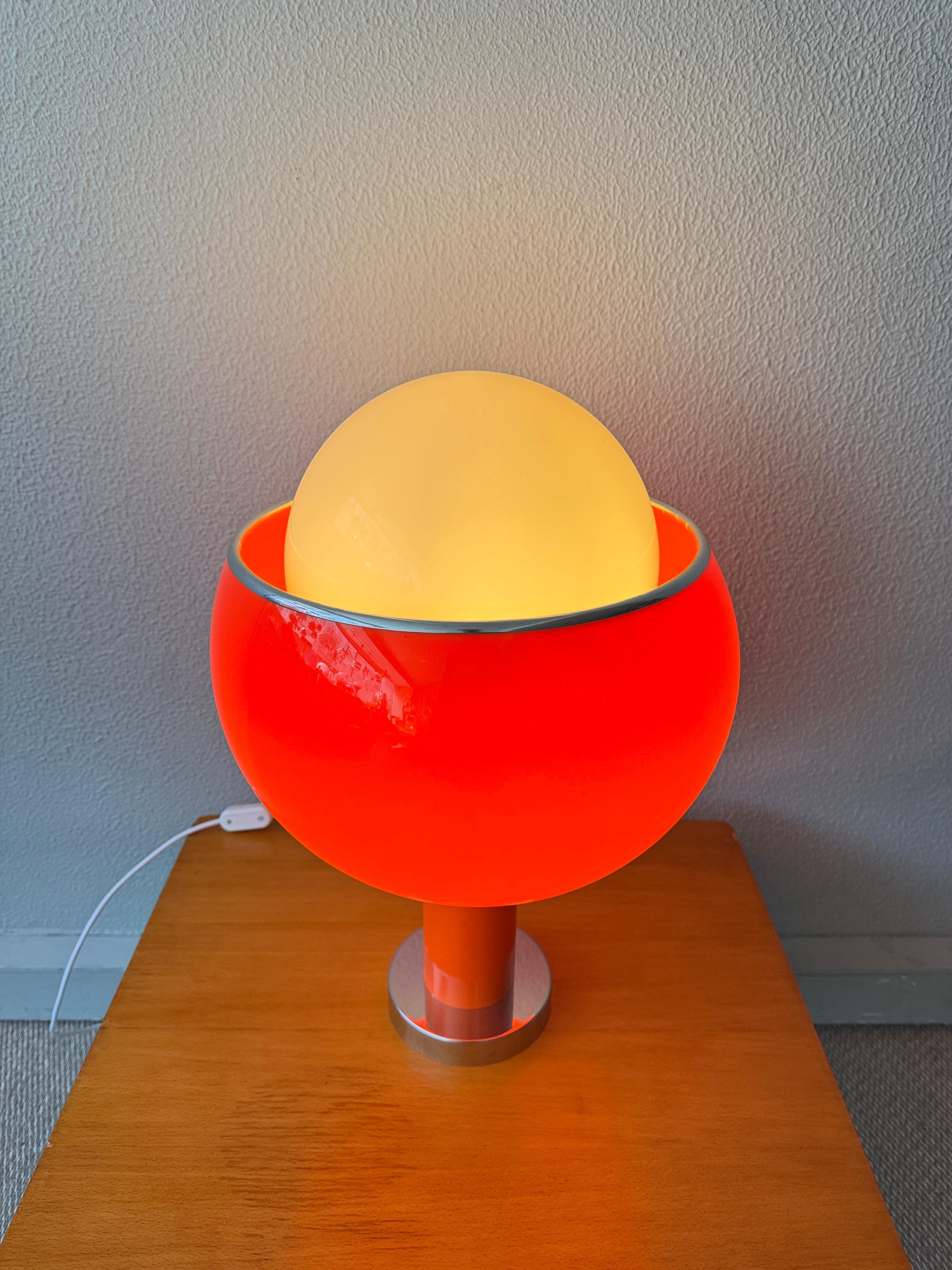 Guzzini Style Table Lamp Orange Acrylic & Opaline Glass – Italy 1970s For Sale 1