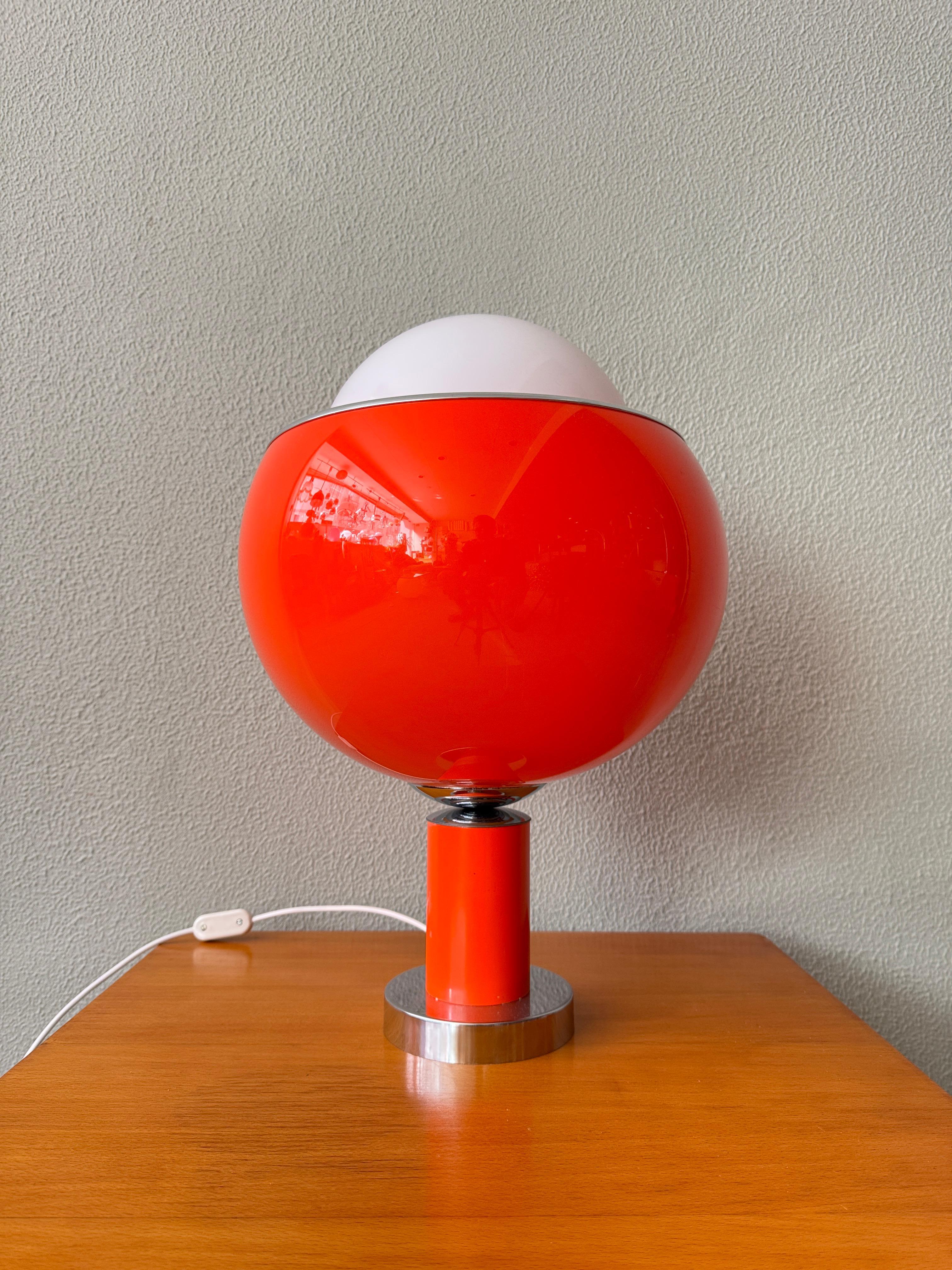 Guzzini Style Table Lamp Orange Acrylic & Opaline Glass – Italy 1970s For Sale 2