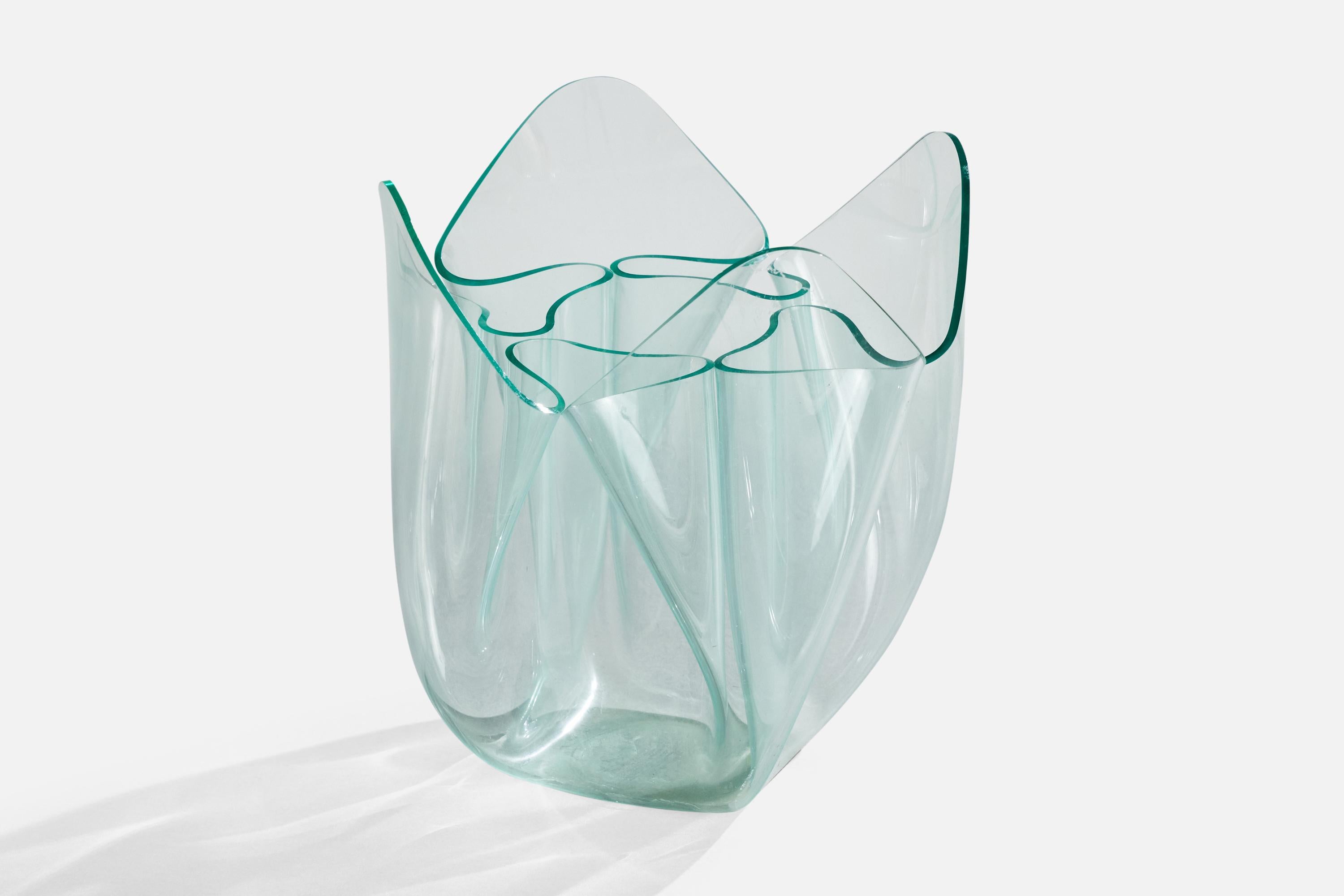 Vaso in plastica stampata prodotto da Guzzini, Italia, anni '70 circa.

Dimensioni: 8,75
