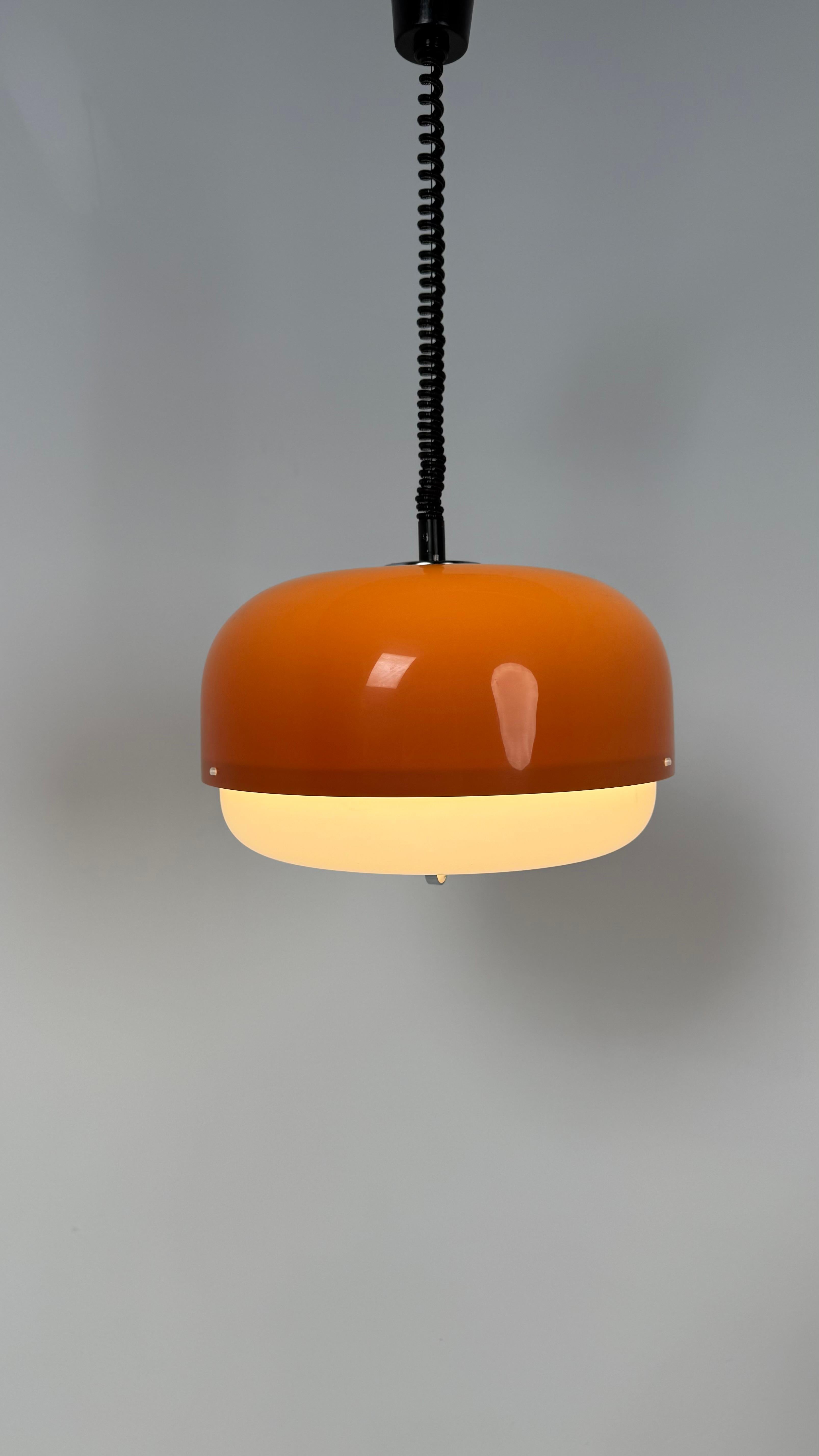 Milieu du XXe siècle Modèle Guzzini XL Suspension Light  Méduse en vente