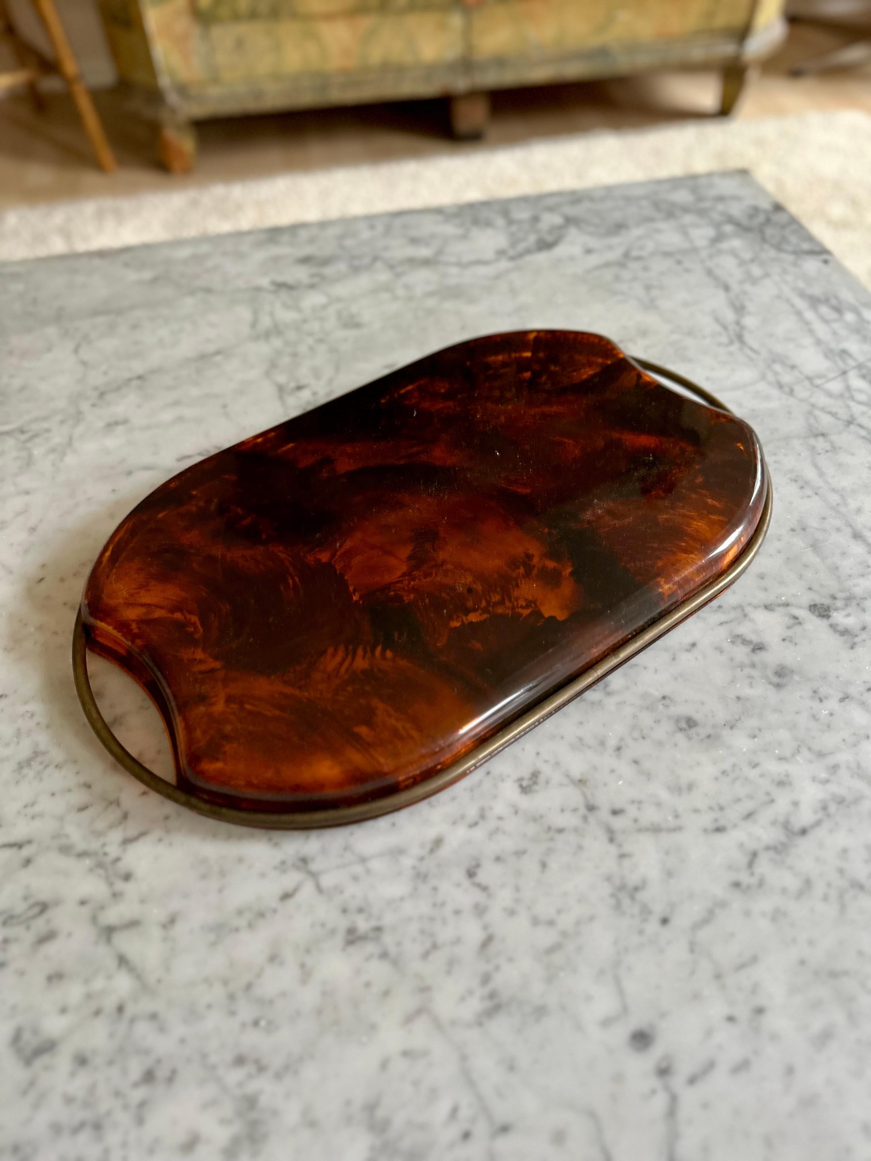  Guzzini’s Oval Lucite Serving Tray from 1970s Italy – Faux Tortoiseshell -brass For Sale 5