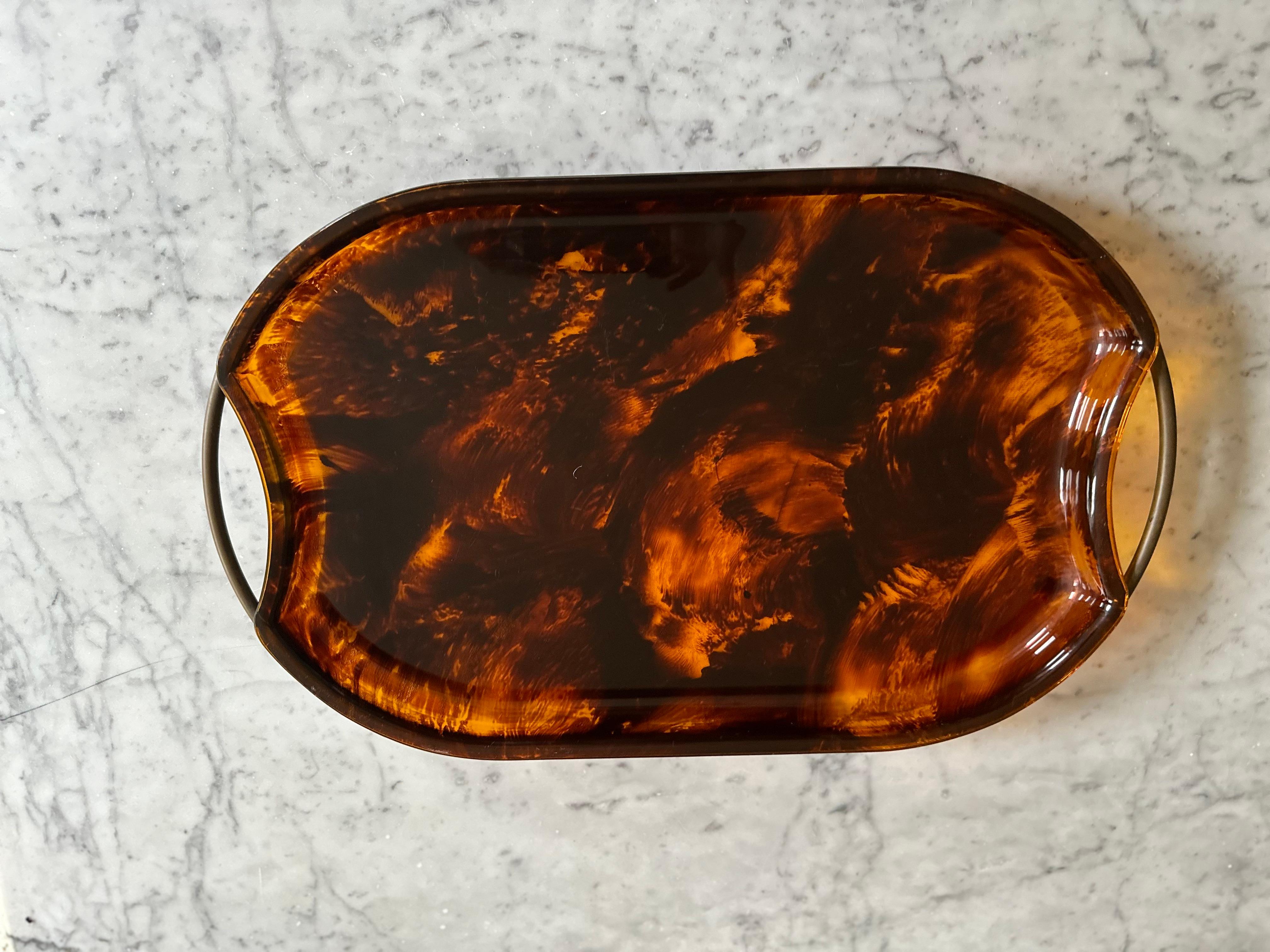  Guzzini’s Oval Lucite Serving Tray from 1970s Italy – Faux Tortoiseshell -brass For Sale 7