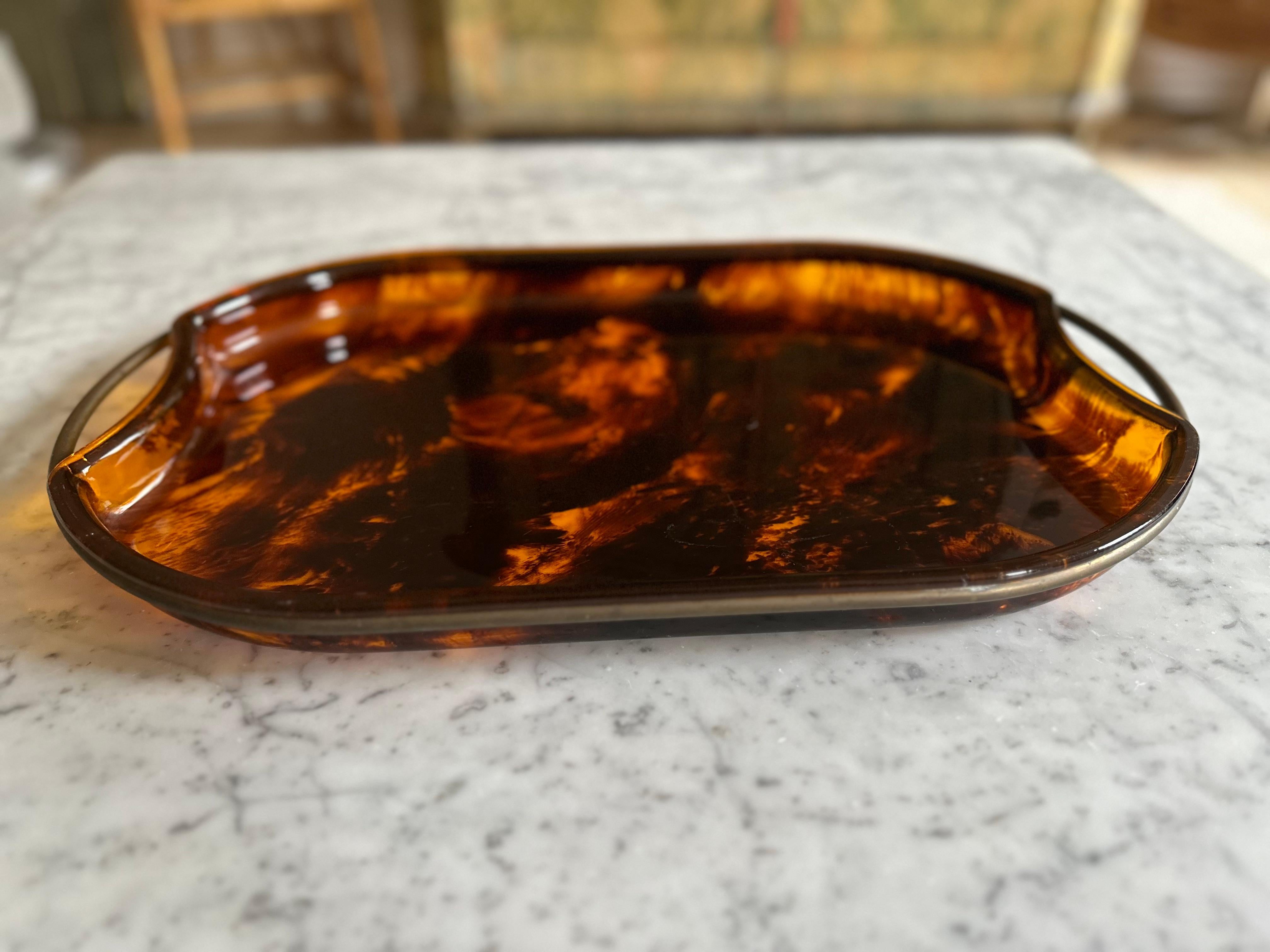  Guzzini’s Oval Lucite Serving Tray from 1970s Italy – Faux Tortoiseshell -brass For Sale 8