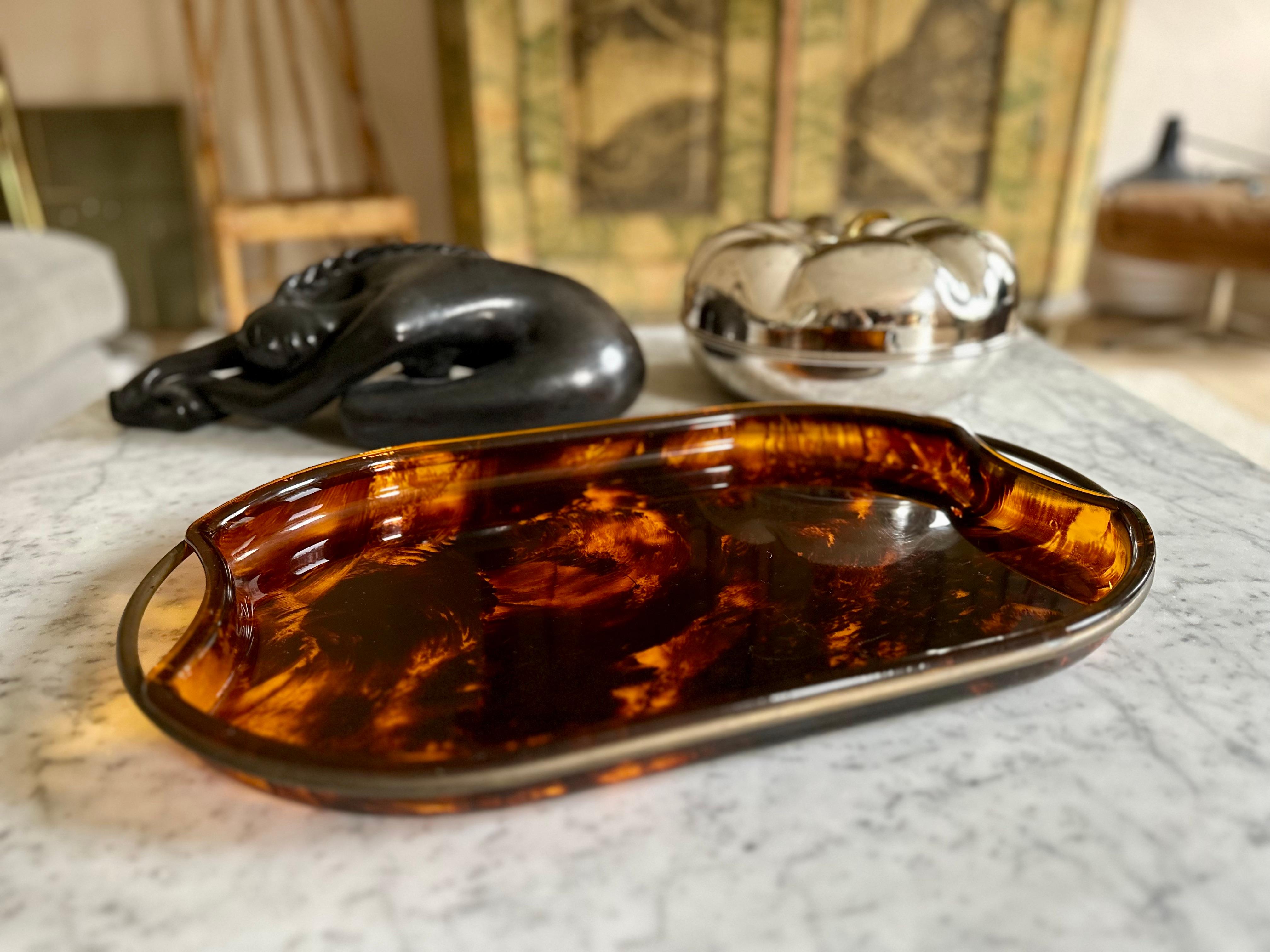  Guzzini’s Oval Lucite Serving Tray from 1970s Italy – Faux Tortoiseshell -brass For Sale 10