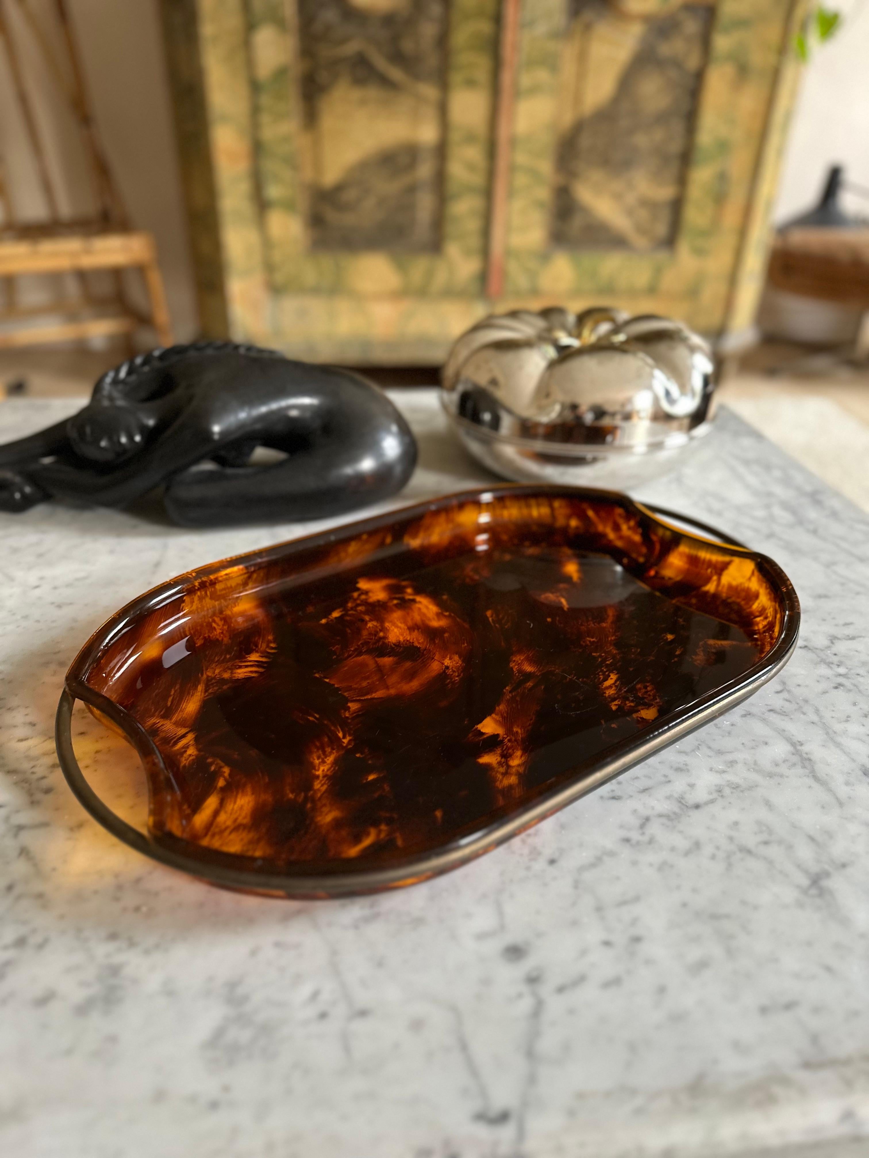  Guzzini’s Oval Lucite Serving Tray from 1970s Italy – Faux Tortoiseshell -brass For Sale 11