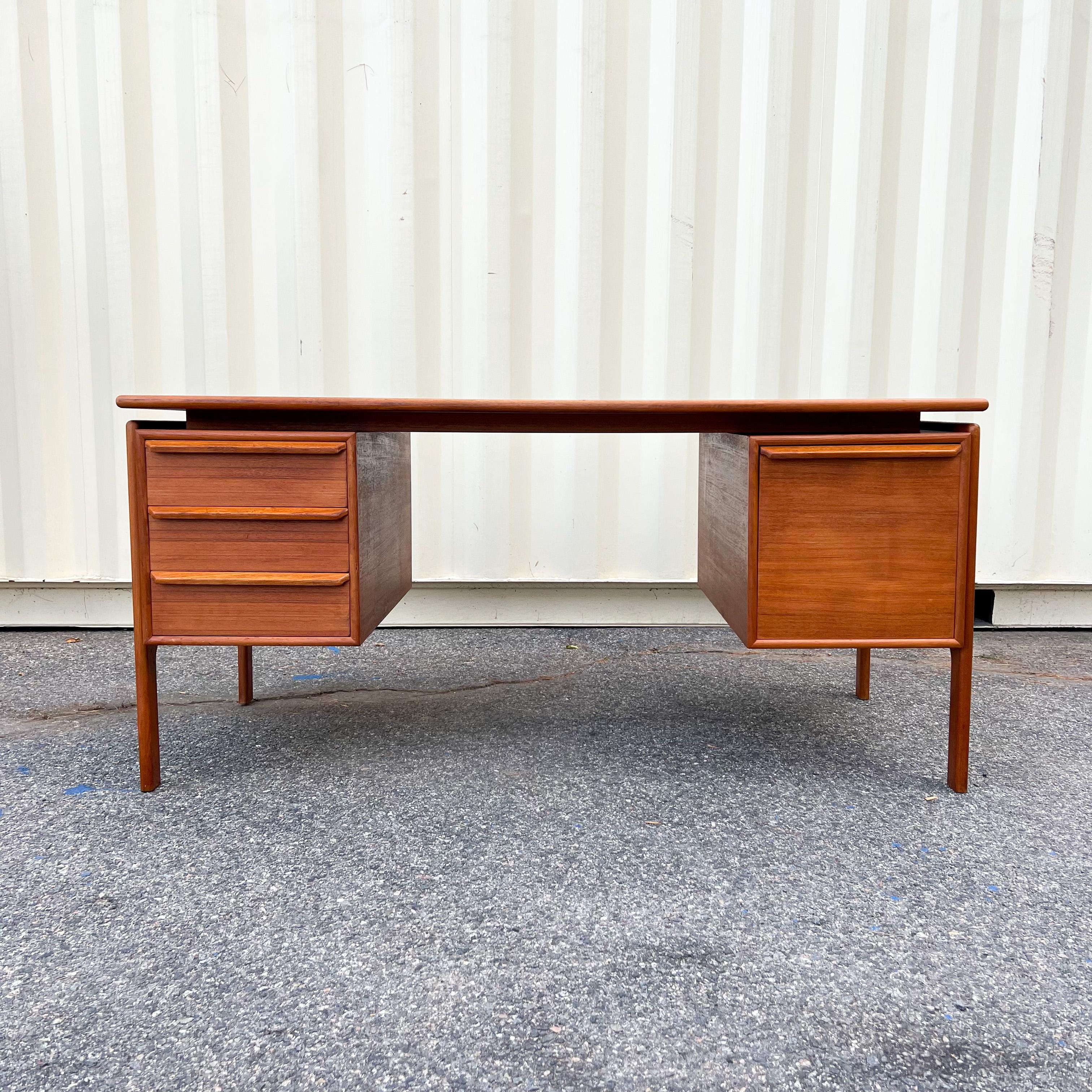 G.V. Gasvig for GV Mobler Danish Modern Floating Drawer Teak Writing Desk In Good Condition For Sale In Asheville, NC