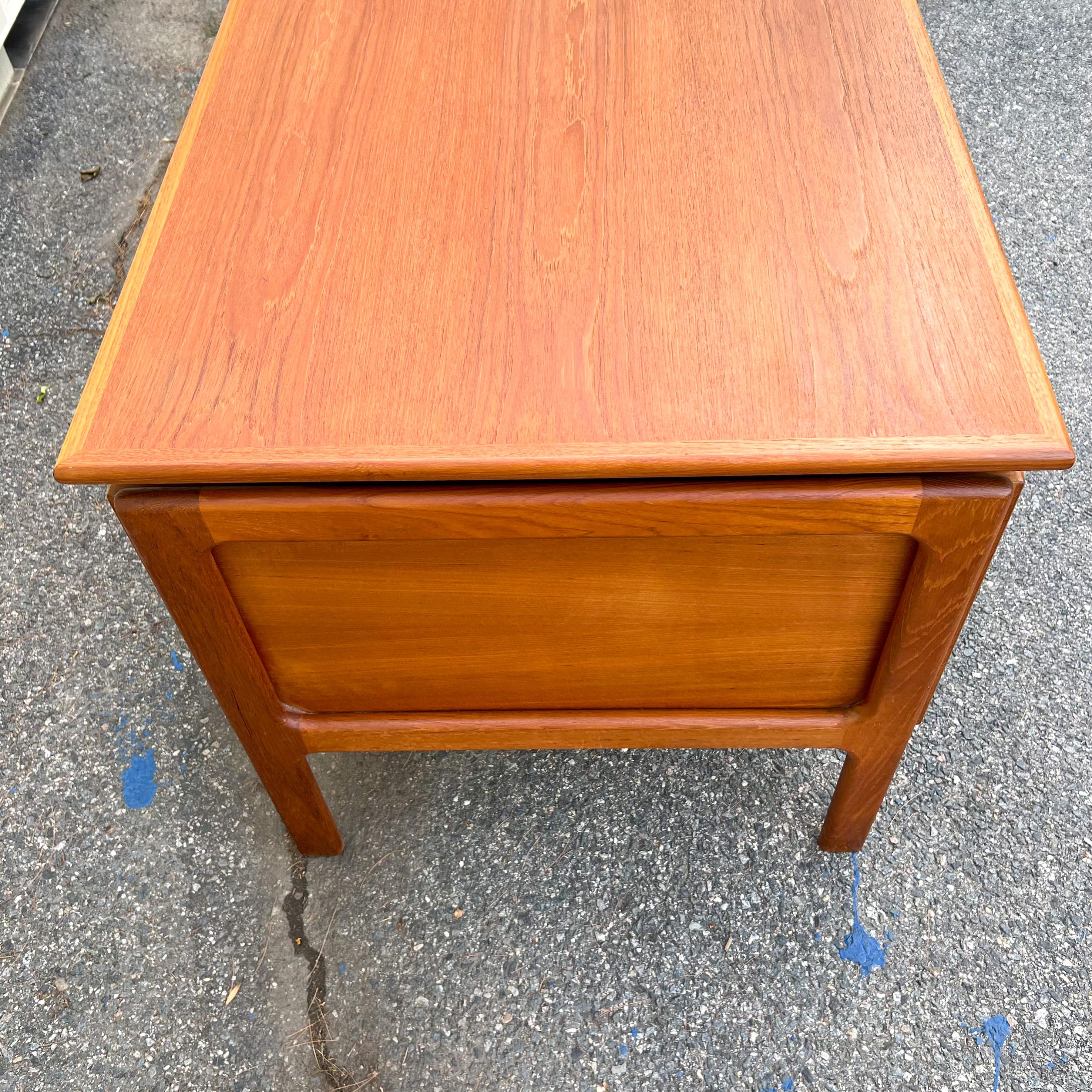 G.V. Gasvig for GV Mobler Danish Modern Floating Drawer Teak Writing Desk For Sale 3