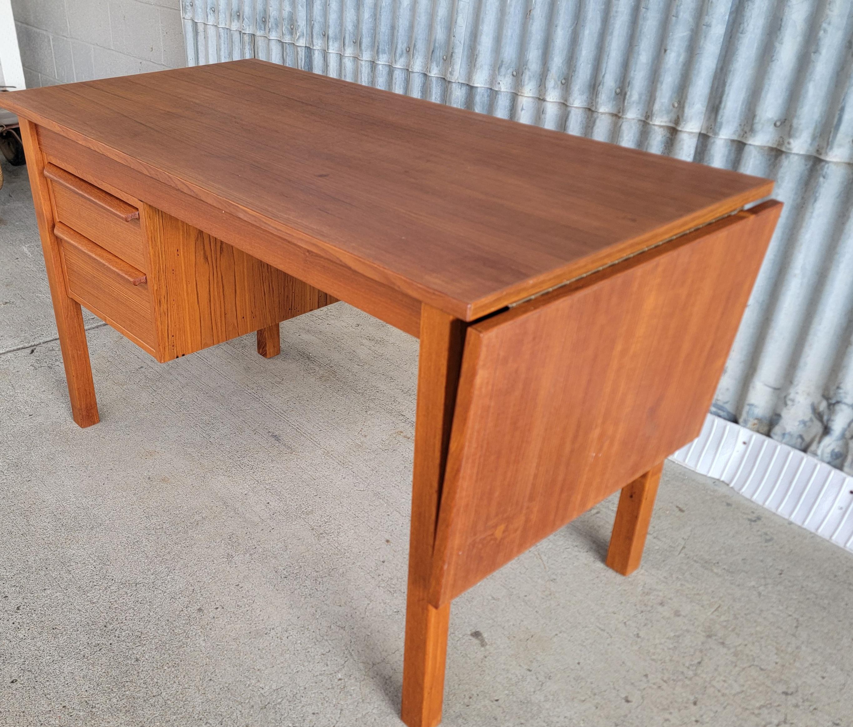 G.V. Mobler Teak Danish Modern Adjustable Desk In Good Condition In Fulton, CA