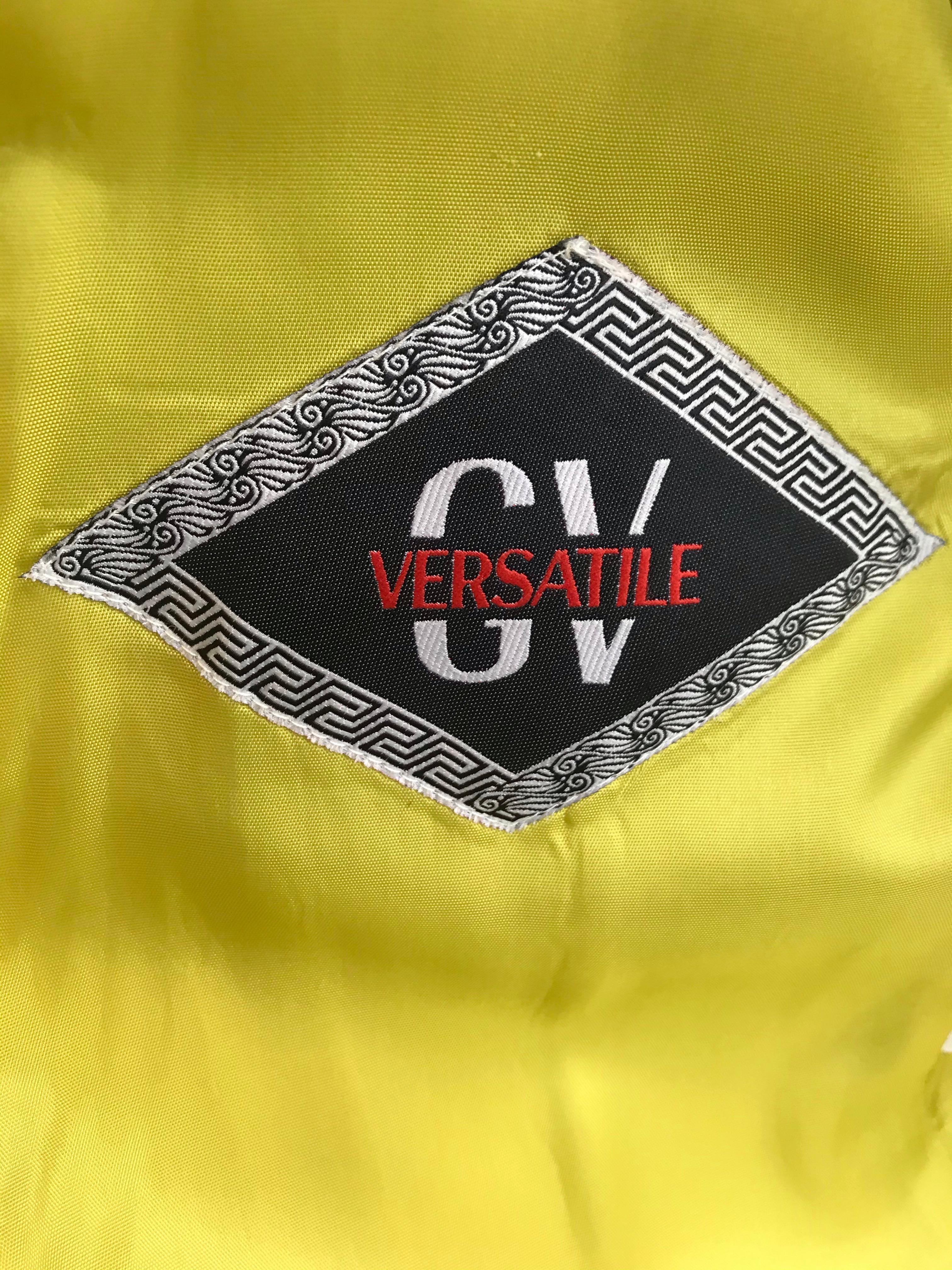 GV Versace Versatiler Vintage-Wollrock-Anzug im Angebot 8